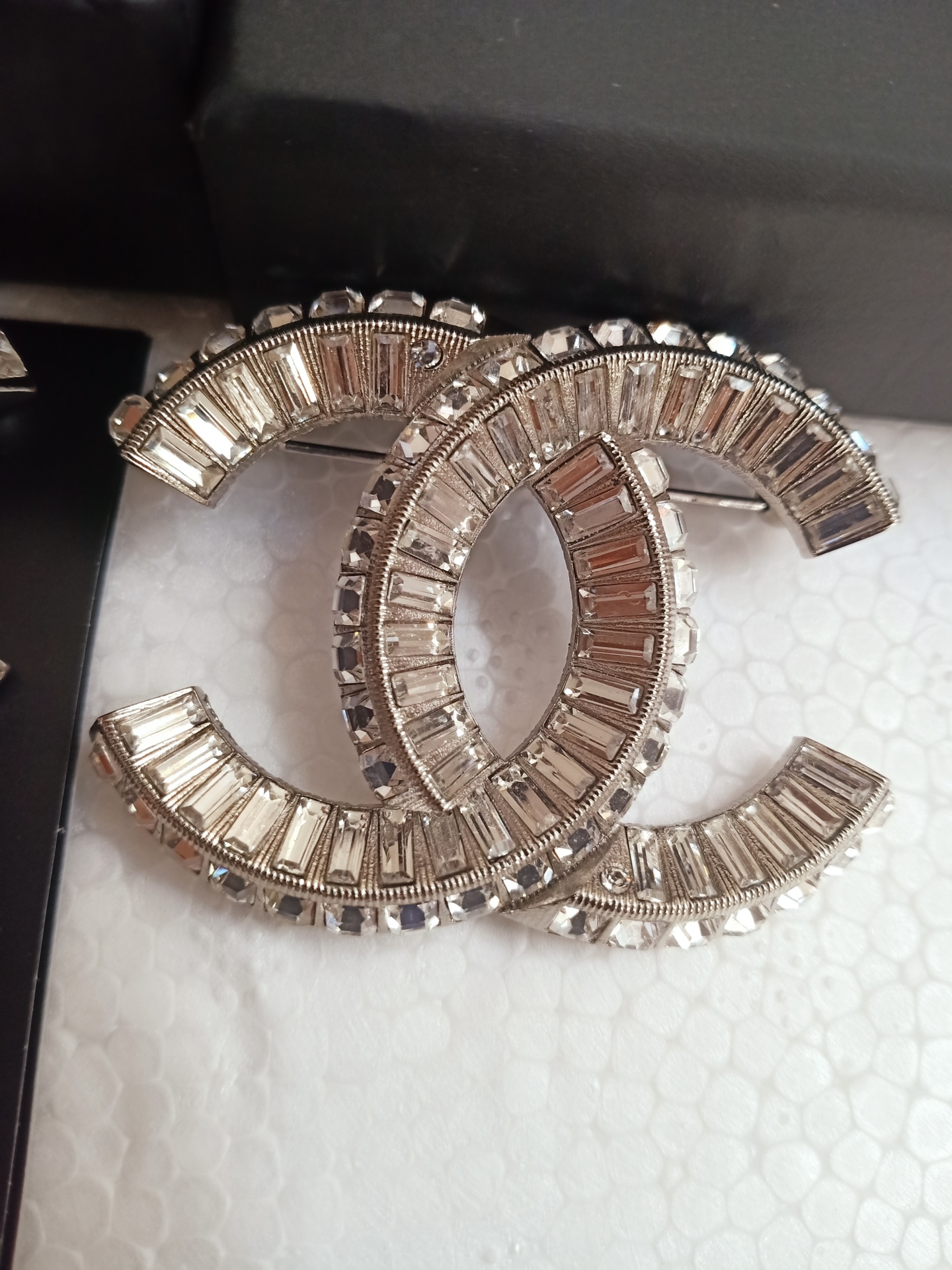 Chanel Classic CC Brooch - Silver, Fashionable, and Leisurely Style 5 i1711461670 6394 0