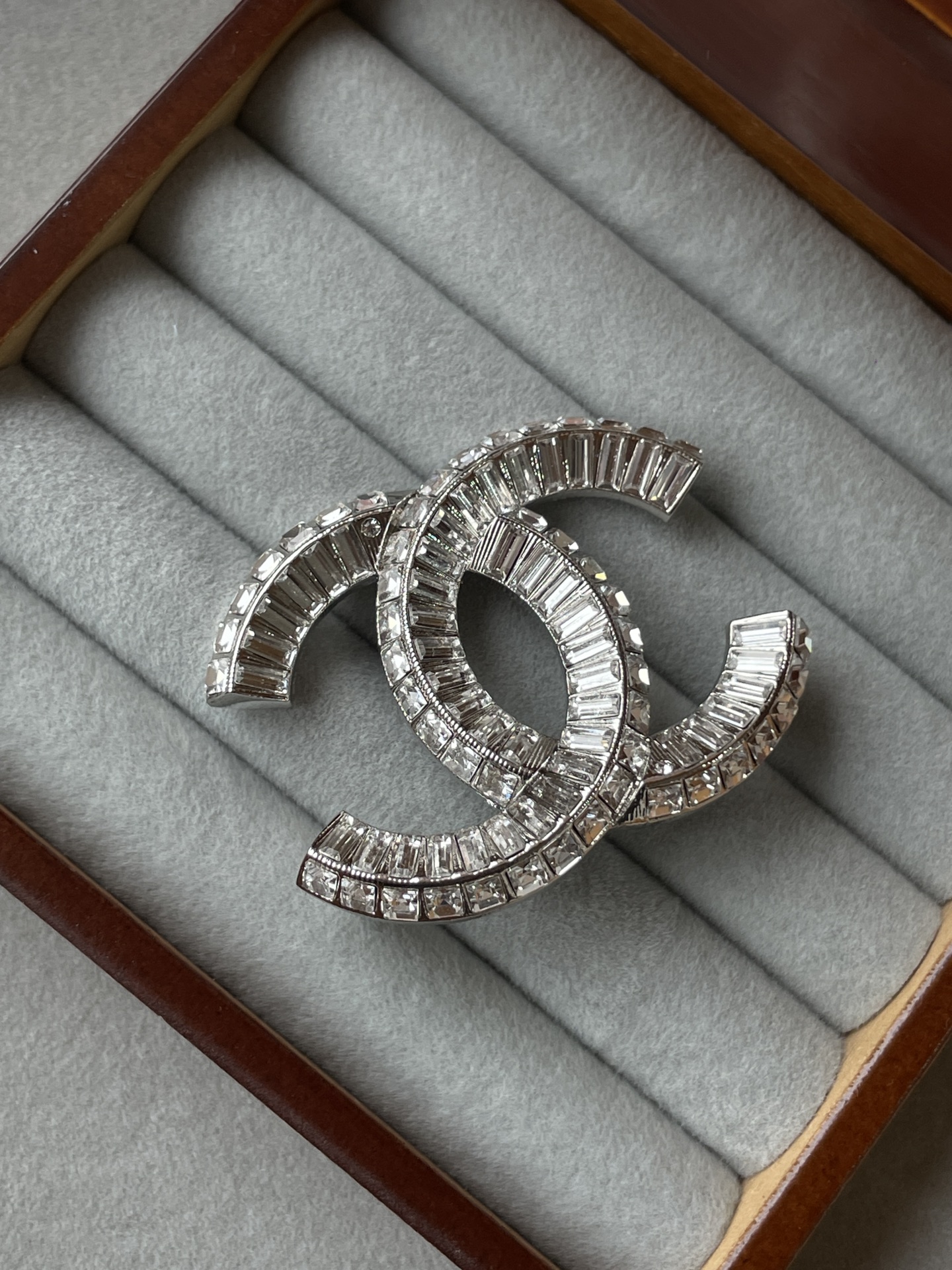 Elegant Crystal CC Brooch Pin, Fashion Jewelry for Women and Girls 4 i1712222374 8311 0