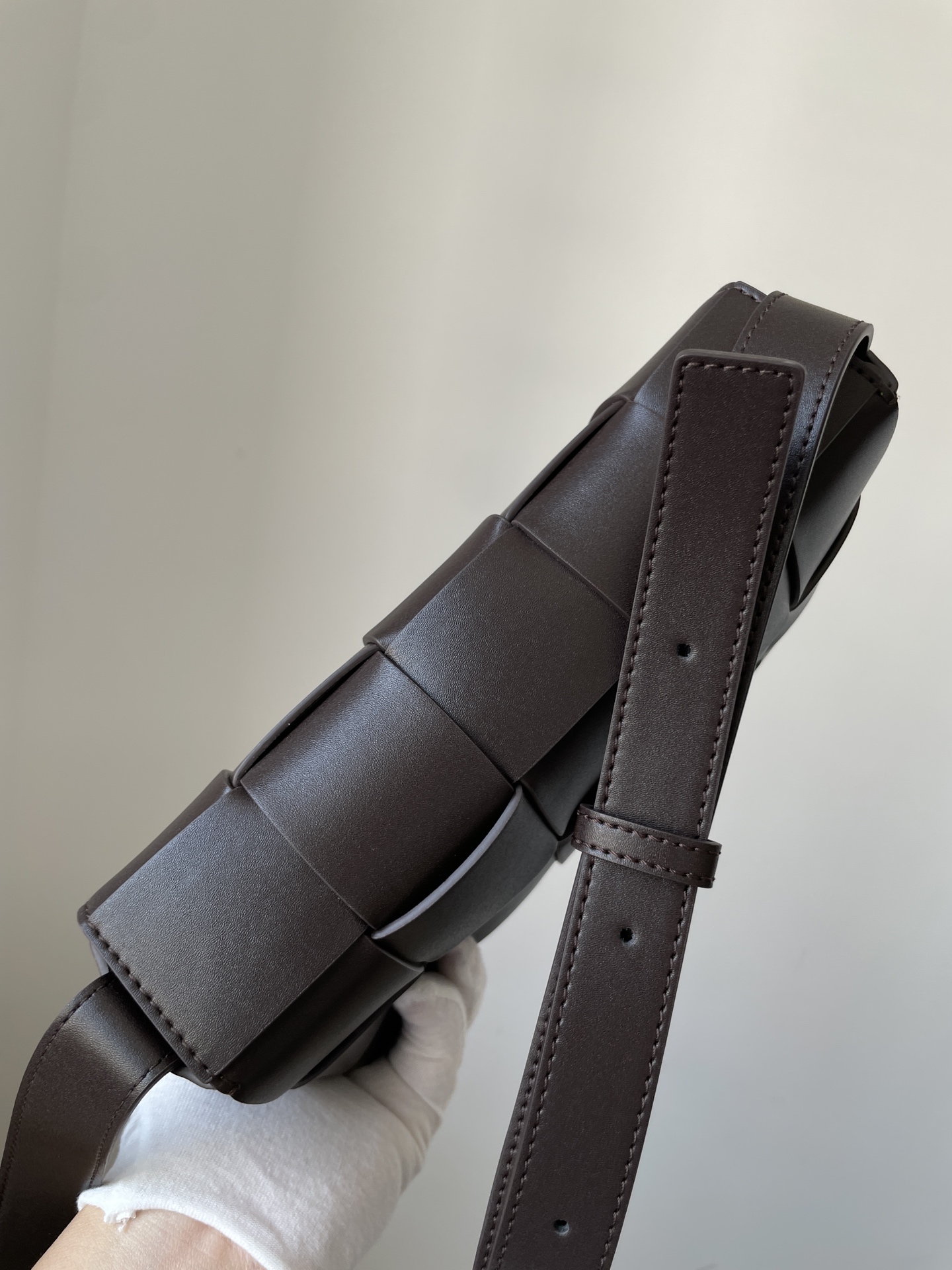 Bottega Veneta Cassette Bag, Coffee Leather Woven Crossbody, Adjustable Strap 5 i1742620643016 771 0 2