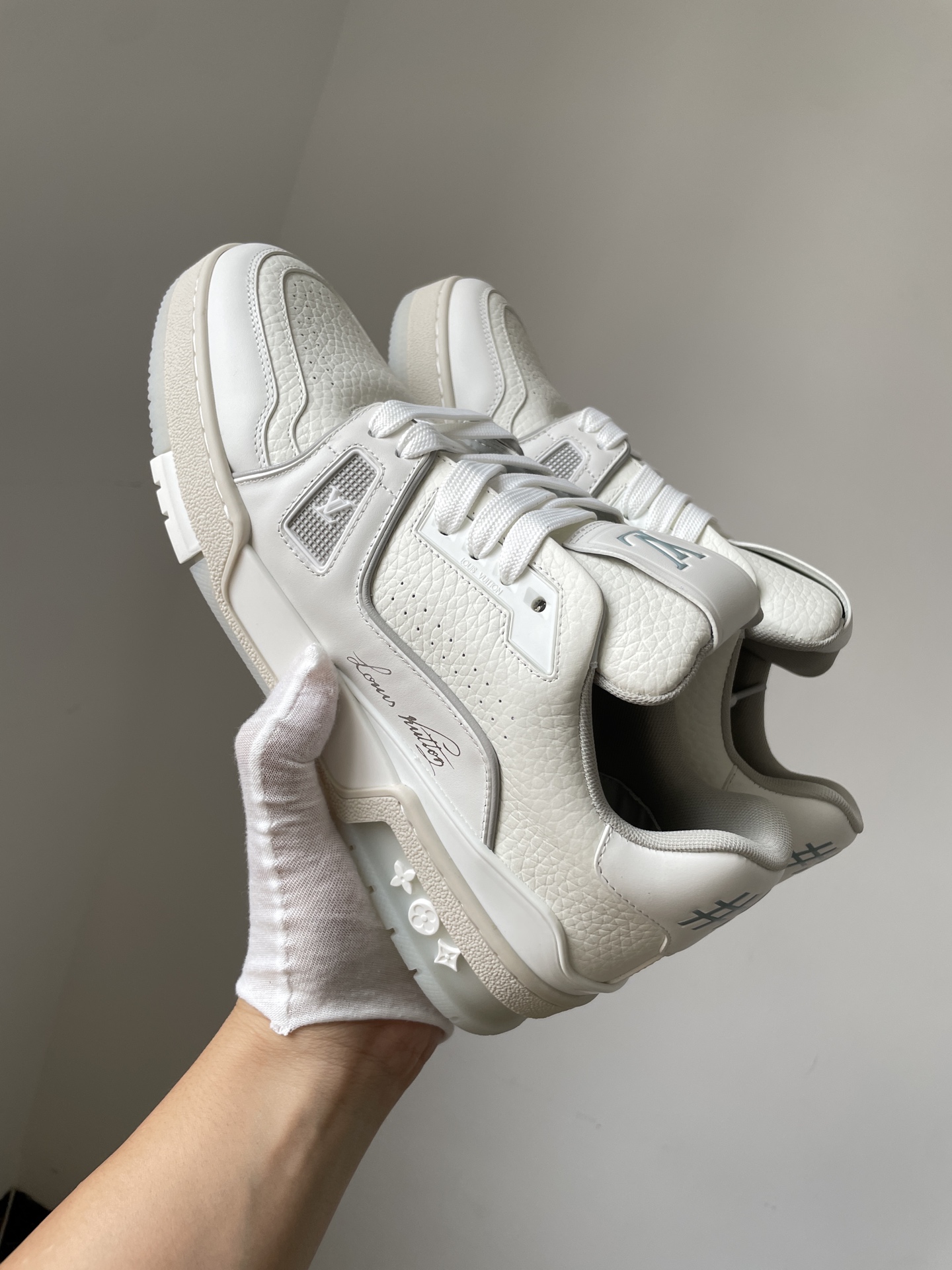 Louis Vuitton Men's White Leather Trainer Sneaker, Sizes 35-46 3 i1746861947292 5719 0 0