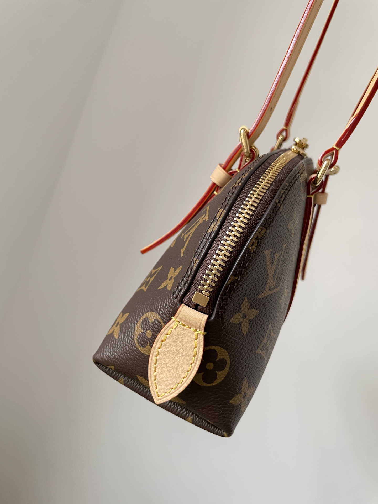 Louis Vuitton L2026 everyday
