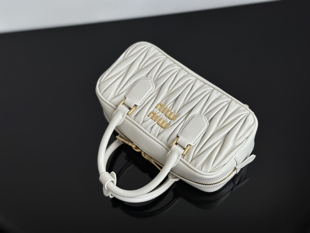 Miu Miu Off-white