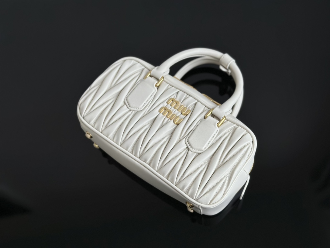 Miu Miu Off-white