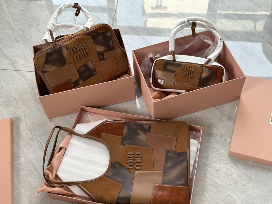 Miu Miu Lets update this MiuMiu patch pack. There are three models. Many agents asked me for it. Today its here!
