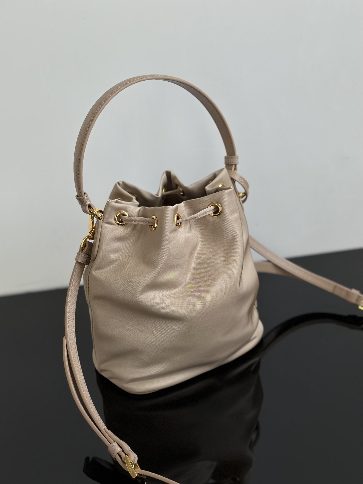 Prada Real shot of apricot color with detachable long shoulder strap, free to match!
