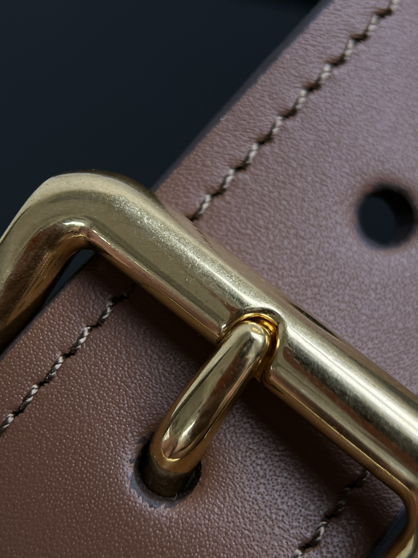 Miu Miu The hardware is still made with the same old craftsmanship as before, and the original hardware comes from Dongguan OEM channel!