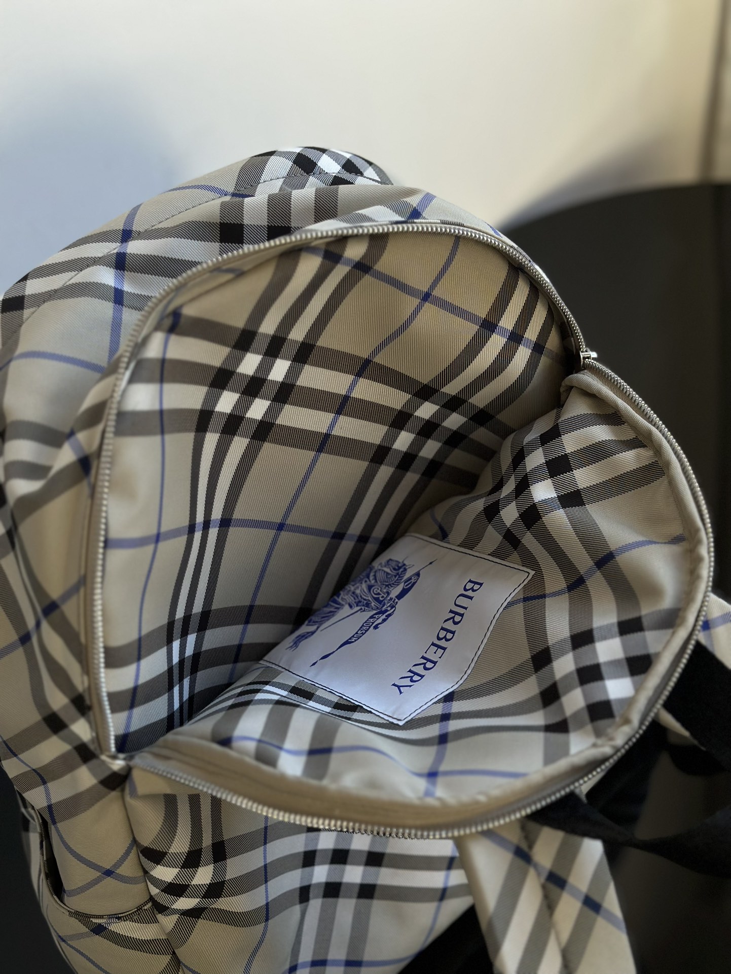 Burberry Men's Gray Checkered Backpack, Classic Style, Lightweight, Large Capacity 9 i1729585214 7775 4