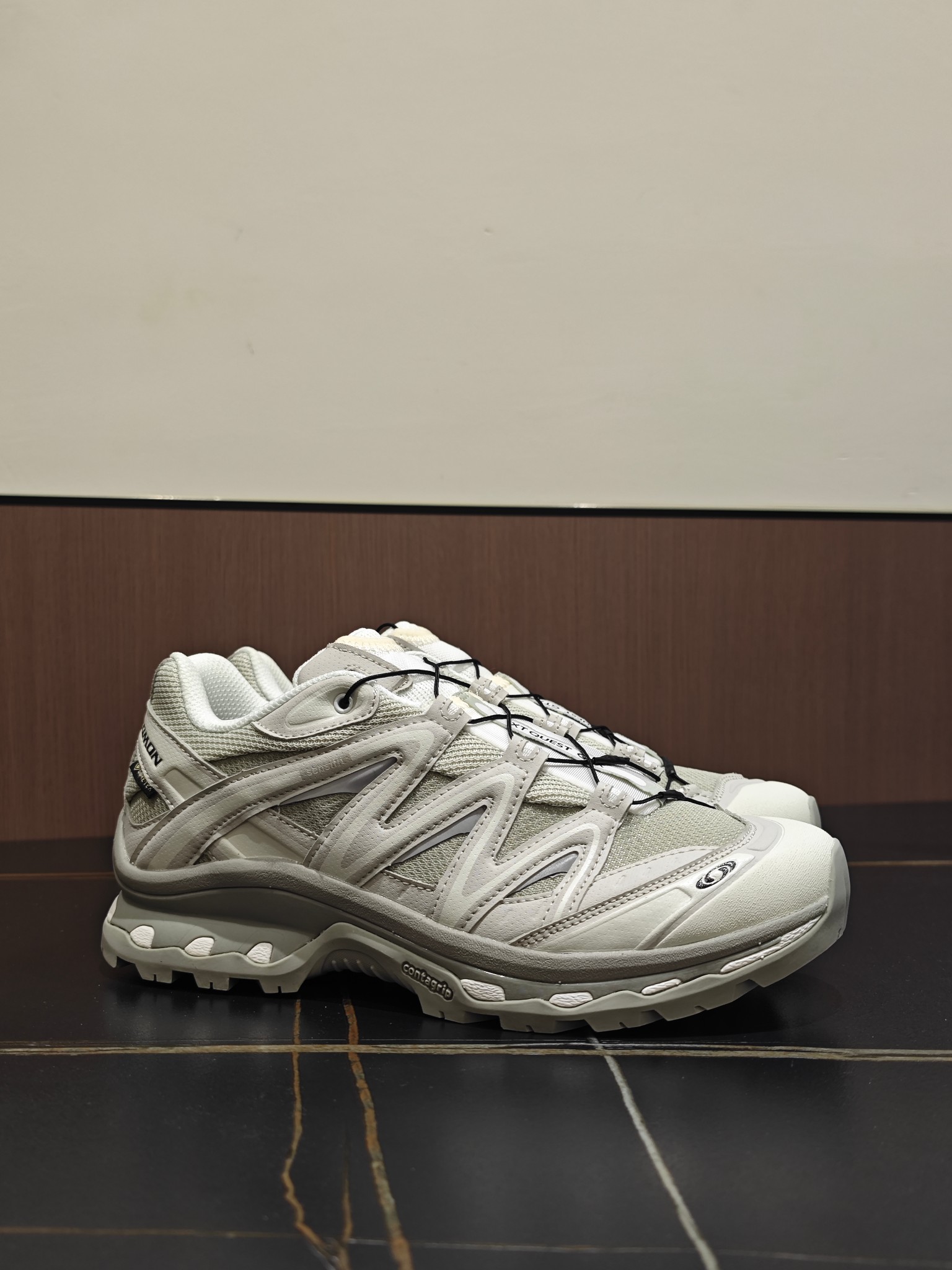 G版 💰170 
XTQ系列 GTX 灰白色 独家私模大底 一比一复刻开发 版型品质细节如图可见 各平台及直播首选版本 G版出品 好货不贵 没卖过 没买过的朋友可以闭眼入 两张以内这个价格区间 品质最好最性价比的产品 没有之一