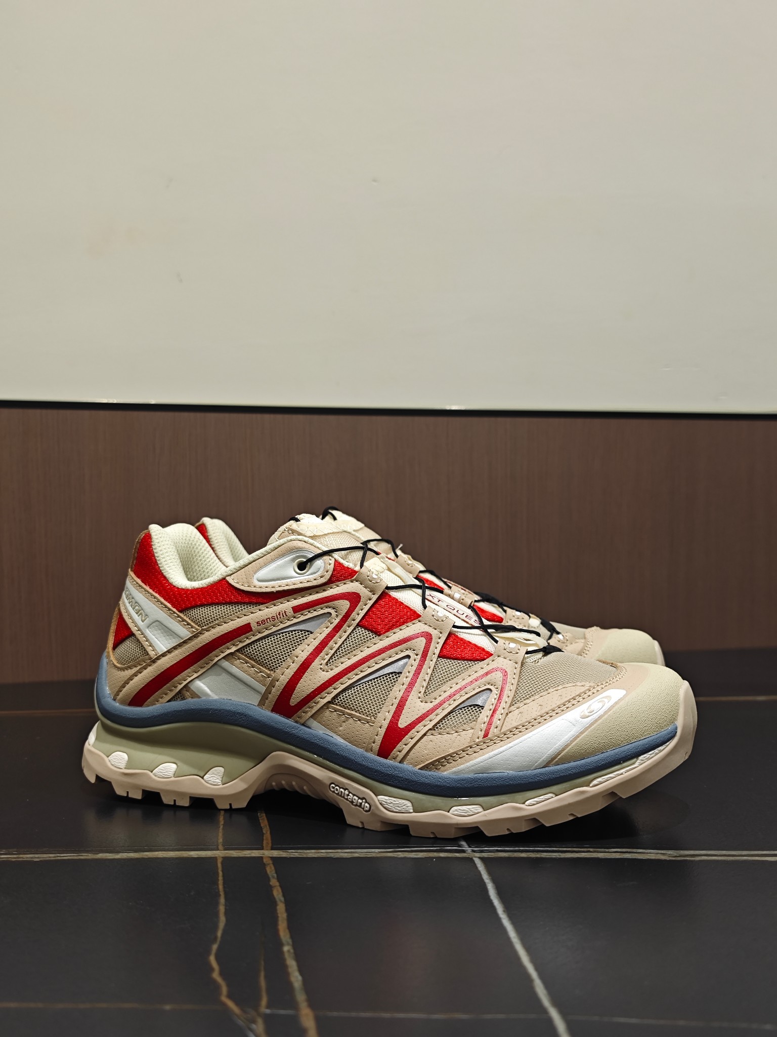 G版 💰170 
XTQ系列 GTX 米褐色 独家私模大底 一比一复刻开发 版型品质细节如图可见 各平台及直播首选版本 G版出品 好货不贵 没卖过 没买过的朋友可以闭眼入 两张以内这个价格区间 品质最好最性价比的产品 没有之一