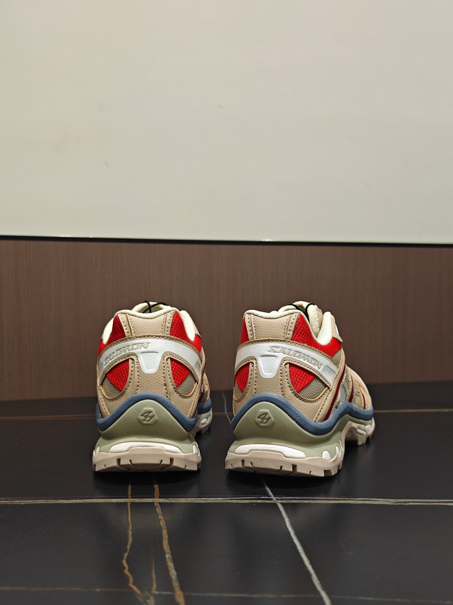 G版 XTQ系列 GTX 米褐色 独家私模大底 一比一复刻开发 版型品质细节如图可见 各平台及直播首选版本 G版出品 好货不贵 没卖过 没买过的朋友可以闭眼入 两张以内这个价格区间 品质最好最性价比的产品 没有之一