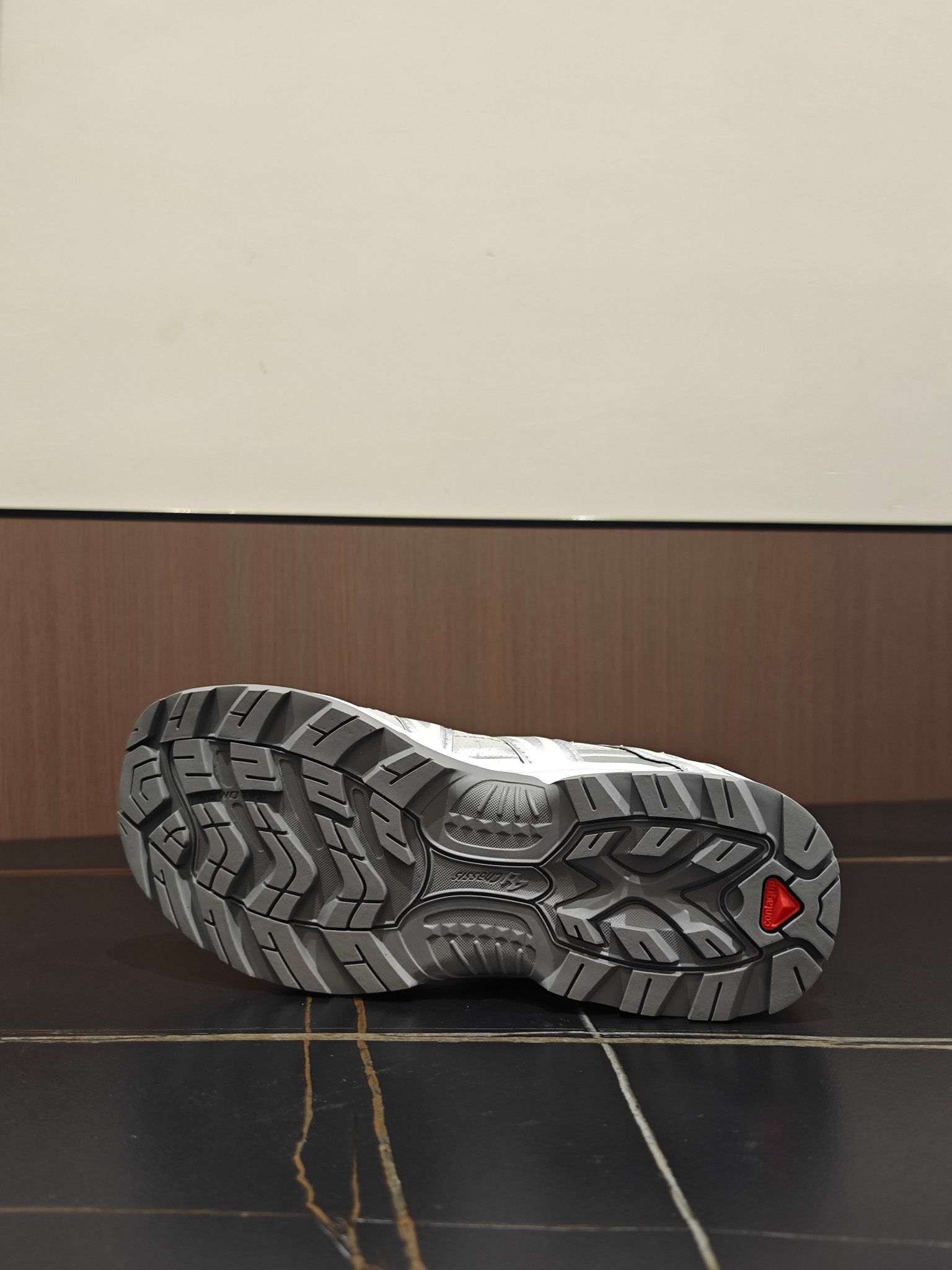 G版 XTQ系列 GTX 黎明蓝色 独家私模大底 一比一复刻开发 版型品质细节如图可见 各平台及直播首选版本 G版出品 好货不贵 没卖过 没买过的朋友可以闭眼入 两张以内这个价格区间 品质最好最性价比的产品 没有之一