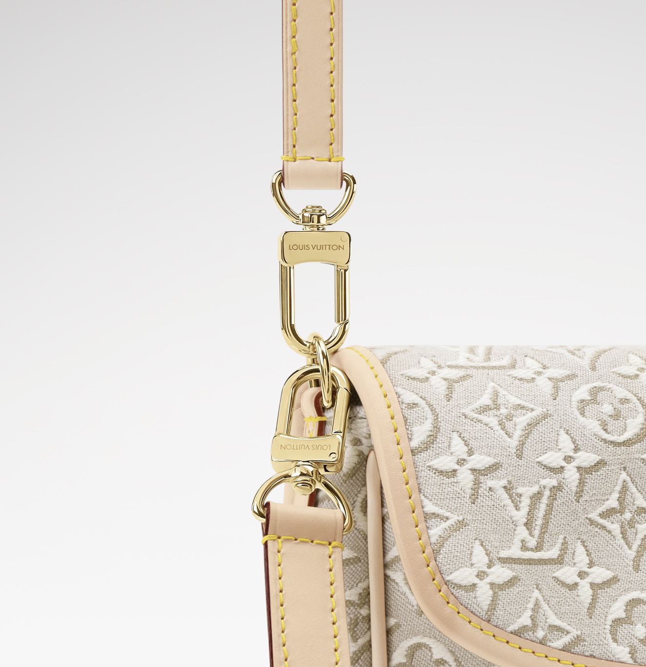 Alexander McQueen Classic Handcrafted Luxury Leather Shoulder Bag Ref 2