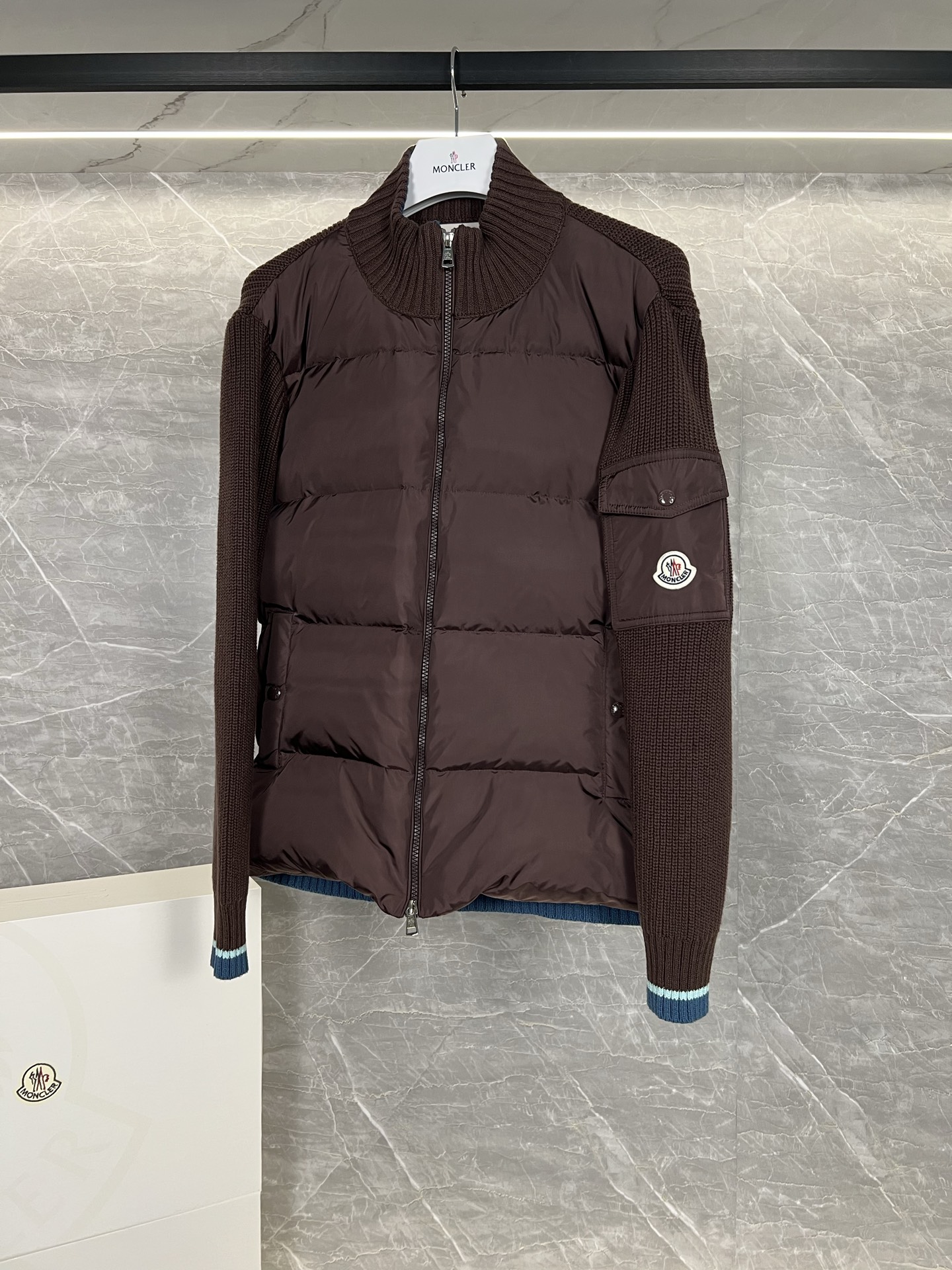 New Moncler zippered knitted jacket with stand-up collar, three colors, sizes M-3XL.-Big cat