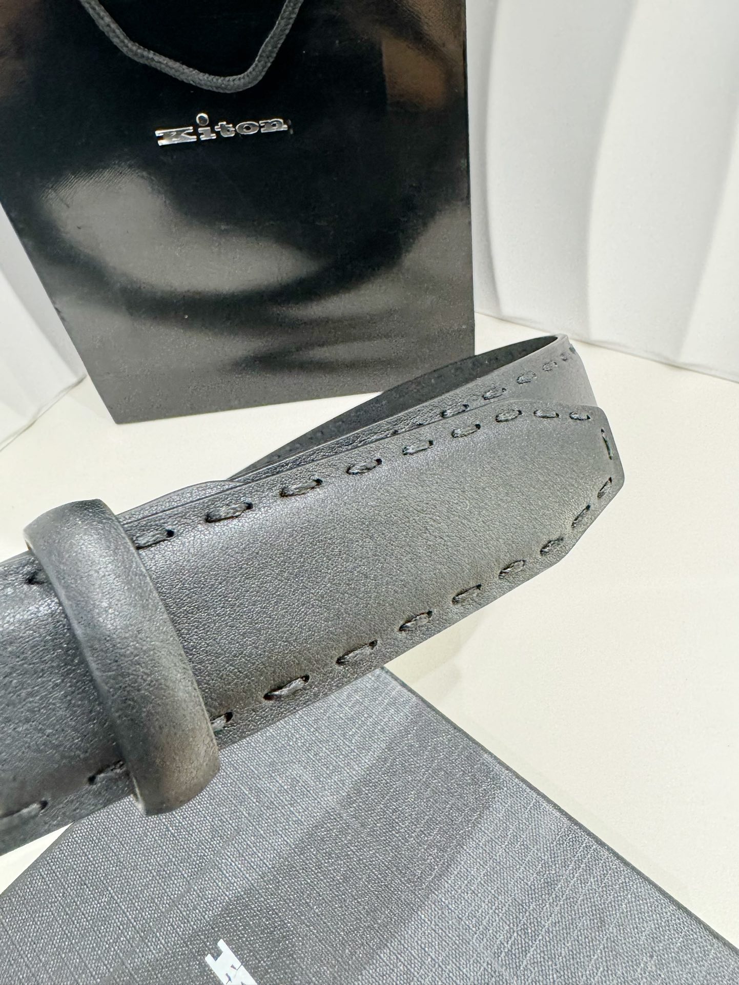 2024 Kiton Men’s Belt: Imported Calf Skin, Hand-to-Wire Fashion, 3.5CM Width - 图片 6