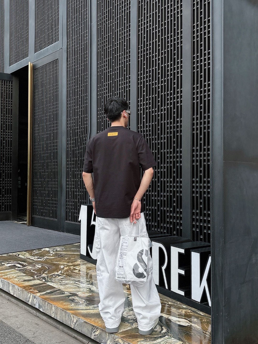 LV🌾、🆕2026春夏新品发售新品短袖T恤，面料采用新疆长绒棉，温儒柔软 细腻柔软 上身自然是舒适 凉爽