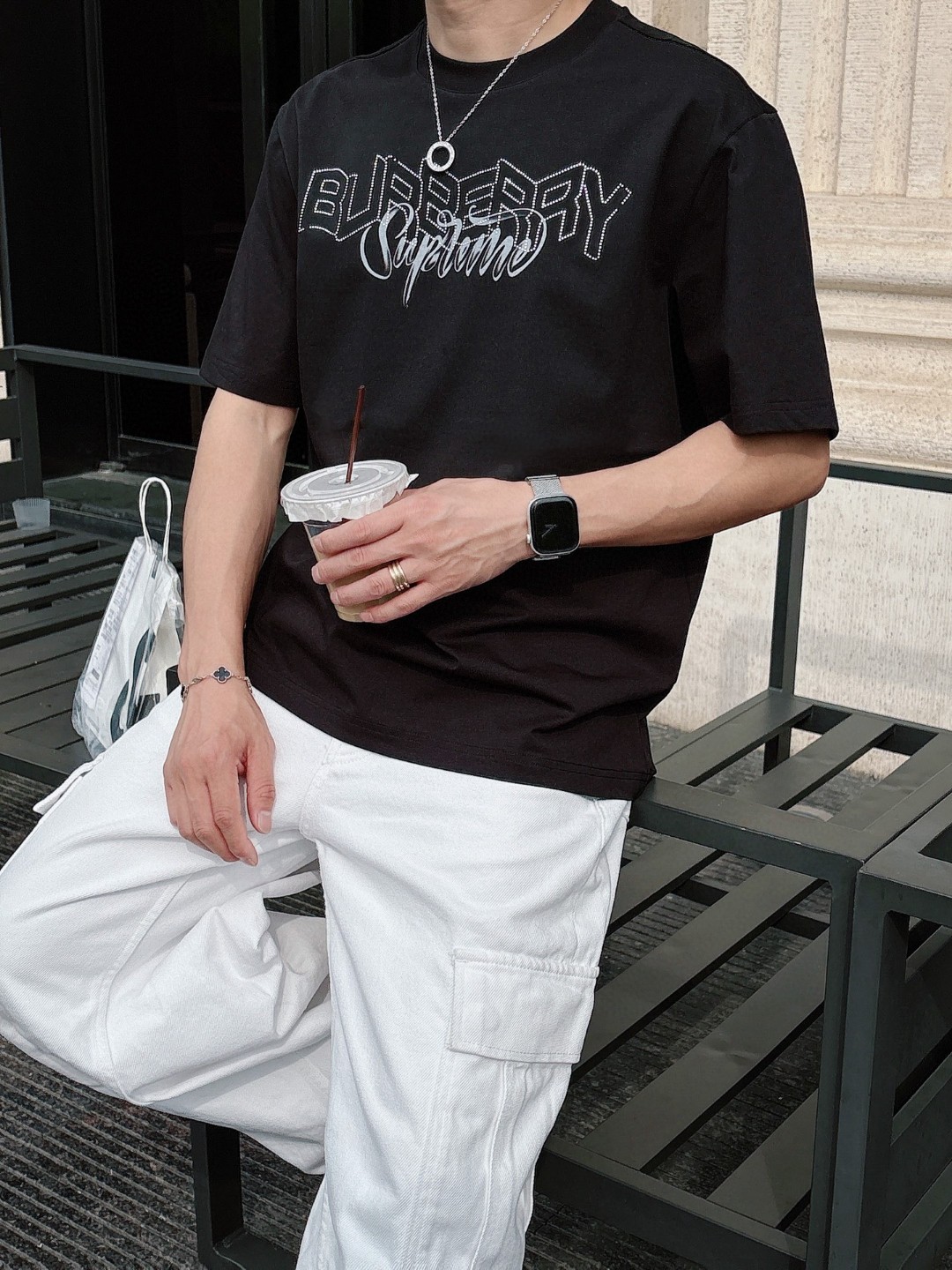 巴宝莉🌾、🆕2026春夏新品发售新品短袖T恤，面料采用新疆长绒棉，温儒柔软 细腻柔软 上身自然是舒适 凉