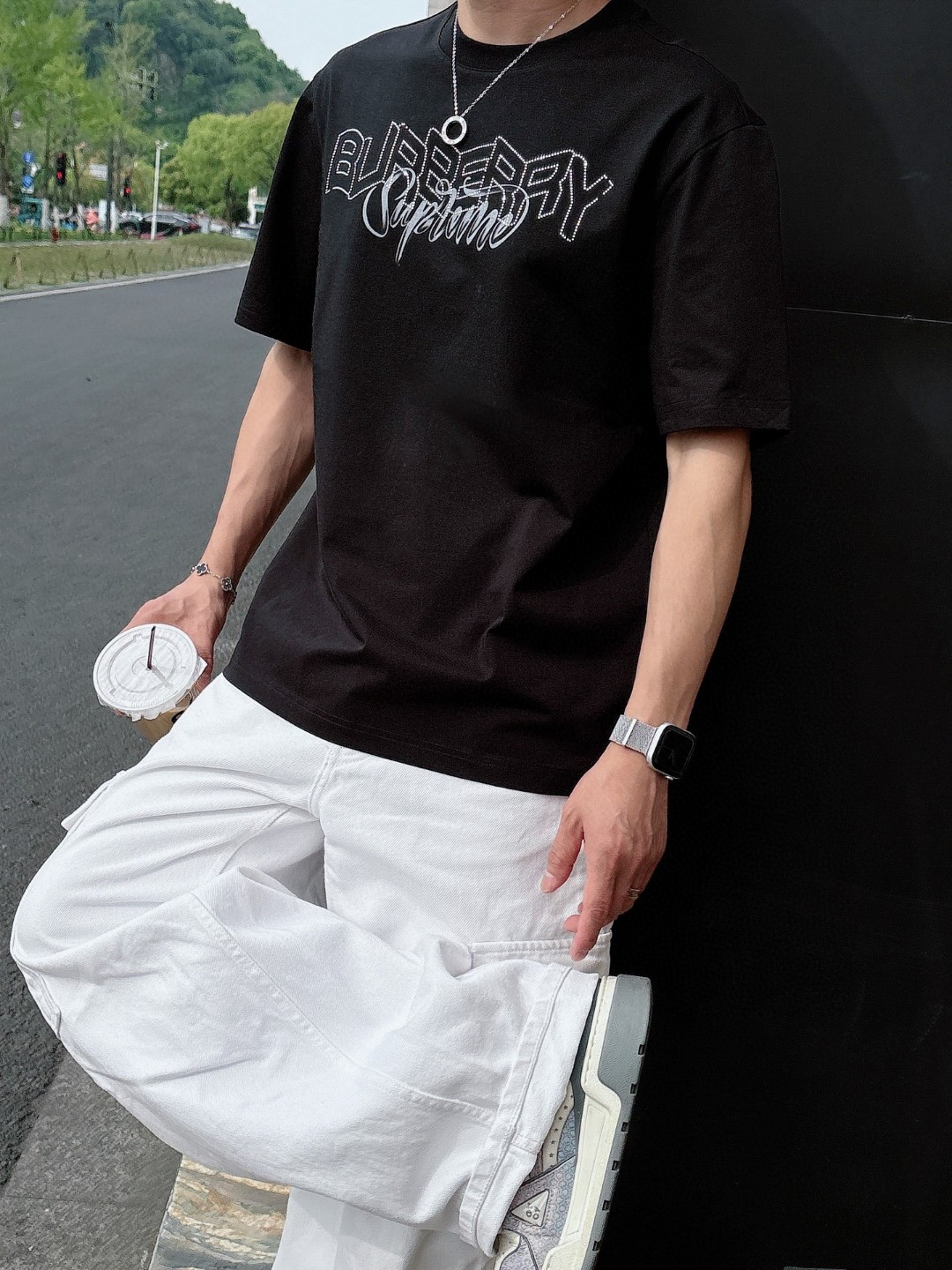 巴宝莉🌾、🆕2026春夏新品发售新品短袖T恤，面料采用新疆长绒棉，温儒柔软 细腻柔软 上身自然是舒适 凉