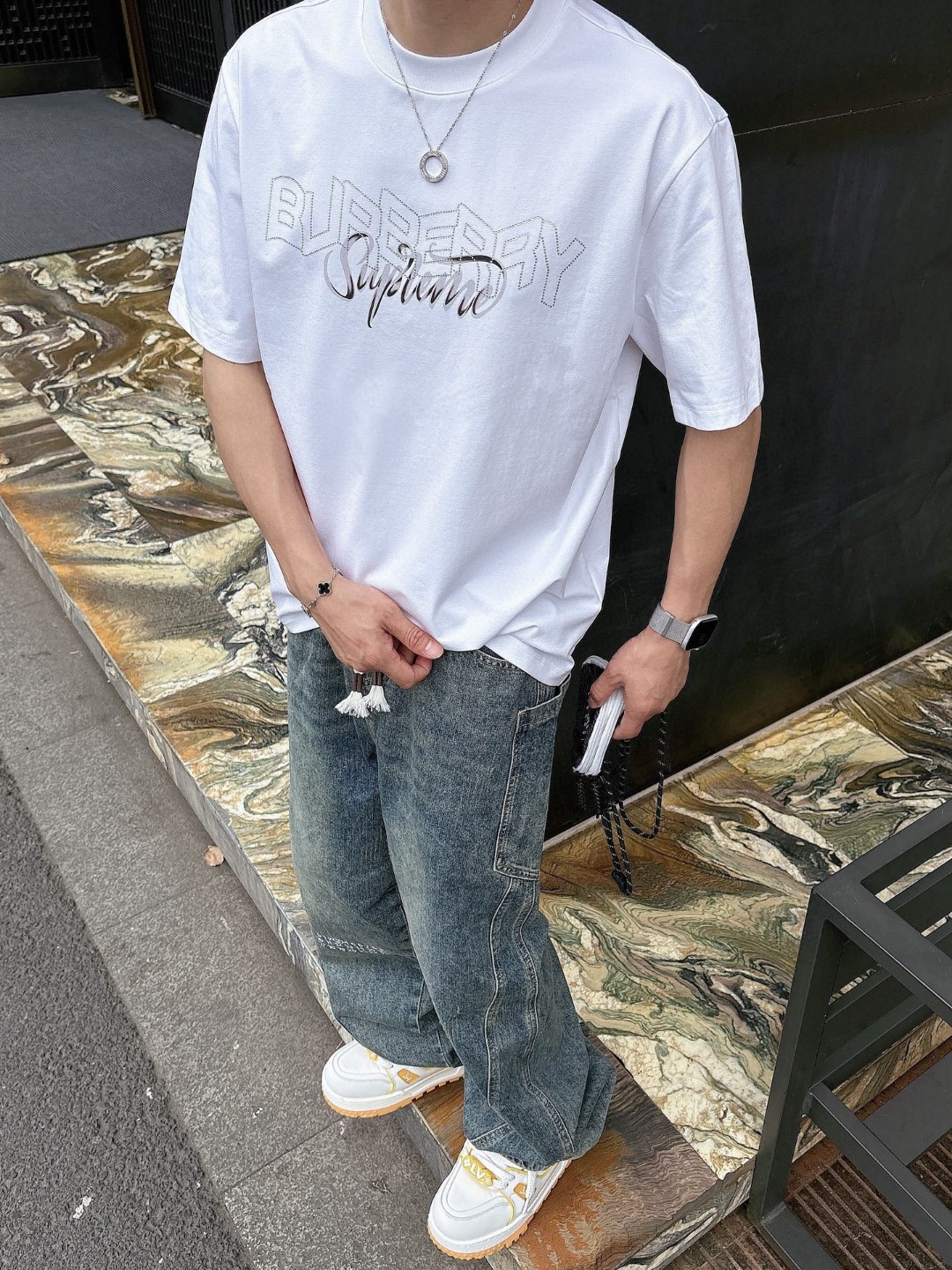 巴宝莉🌾、🆕2026春夏新品发售新品短袖T恤，面料采用新疆长绒棉，温儒柔软 细腻柔软 上身自然是舒适 凉