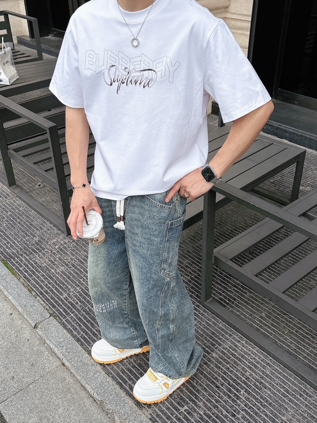 巴宝莉🌾、🆕2026春夏新品发售新品短袖T恤，面料采用新疆长绒棉，温儒柔软 细腻柔软 上身自然是舒适 凉