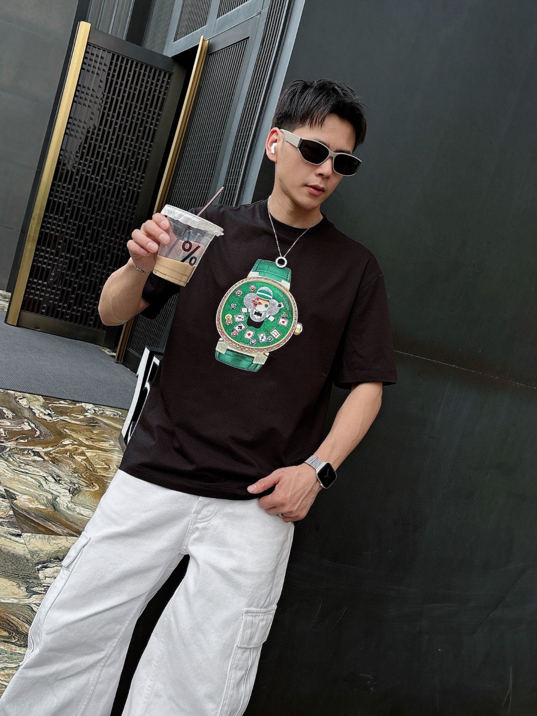 LV🌾、🆕2026春夏新品发售新品短袖T恤，面料采用新疆长绒棉，温儒柔软 细腻柔软 上身自然是舒适 凉爽