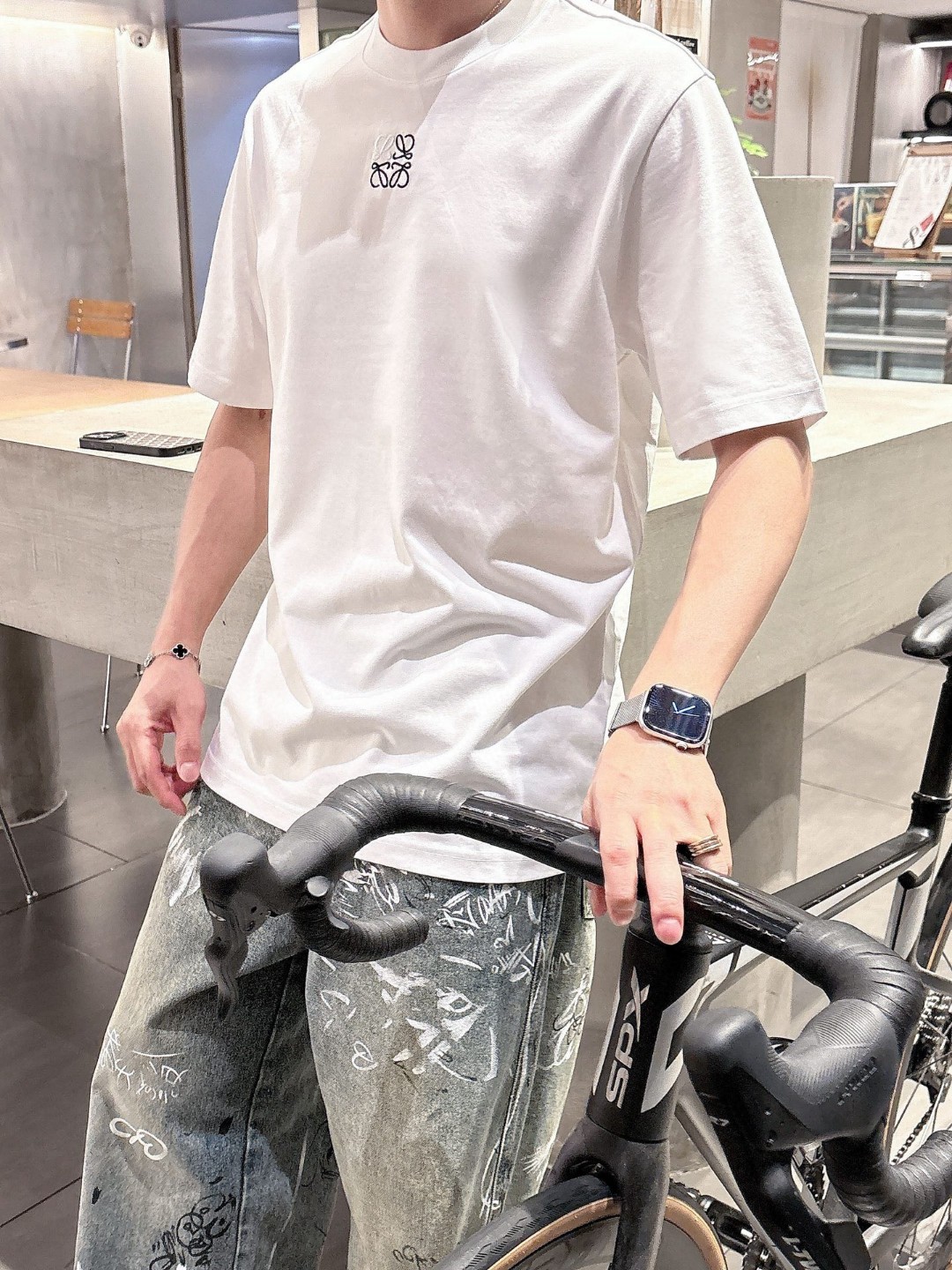 罗意威🌾、🆕2026春夏新品发售新品短袖T恤，面料采用新疆长绒棉，温儒柔软 细腻柔软 上身自然是舒适 凉