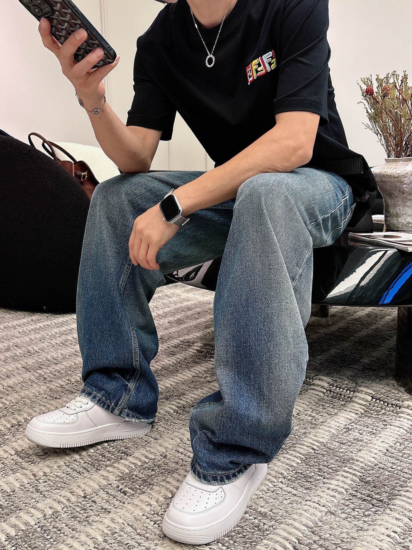 芬迪🌾、🆕2026春夏新品发售新品短袖T恤，面料采用新疆长绒棉，温儒柔软 细腻柔软 上身自然是舒适 凉爽