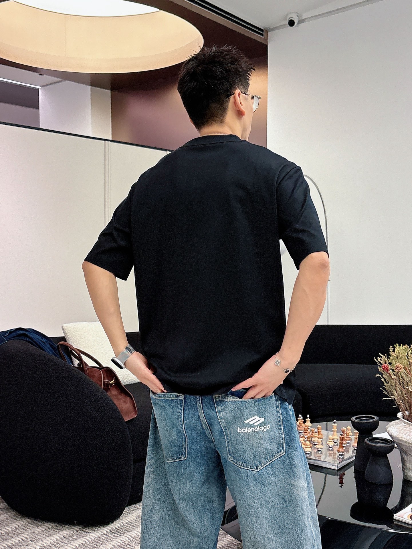 芬迪🌾、🆕2026春夏新品发售新品短袖T恤，面料采用新疆长绒棉，温儒柔软 细腻柔软 上身自然是舒适 凉爽