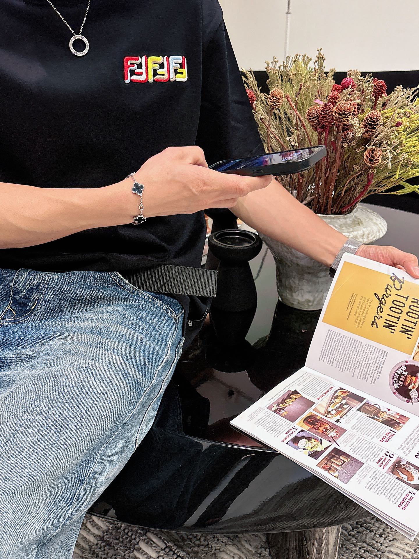 芬迪🌾、🆕2026春夏新品发售新品短袖T恤，面料采用新疆长绒棉，温儒柔软 细腻柔软 上身自然是舒适 凉爽