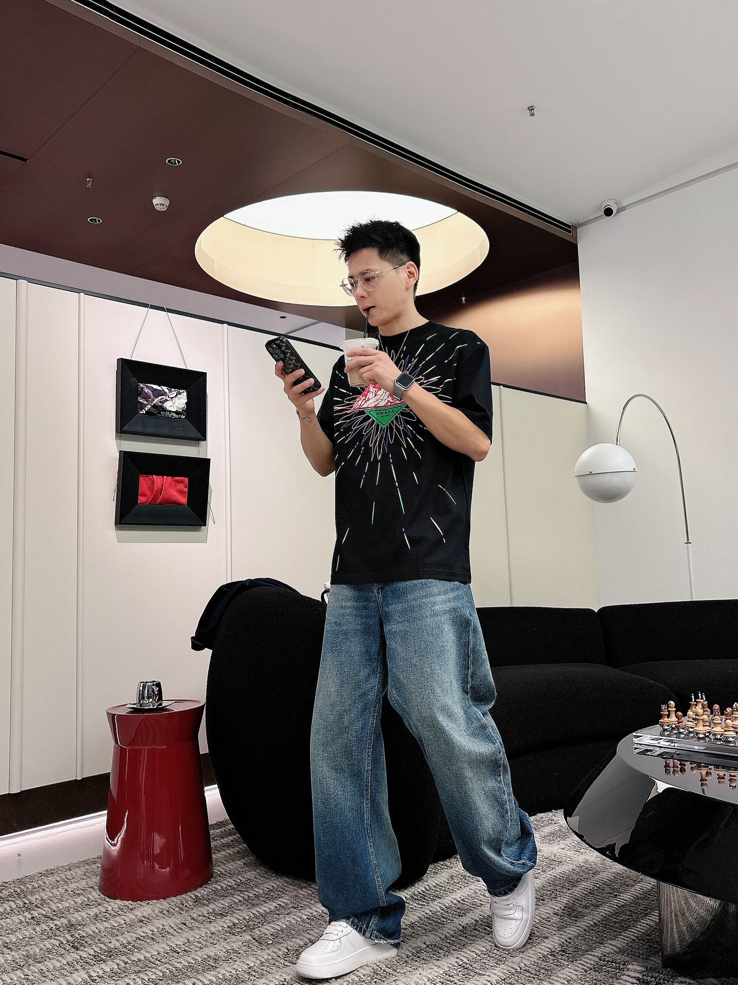 普拉达🌾、🆕2026春夏新品发售新品短袖T恤，面料采用新疆长绒棉，温儒柔软 细腻柔软 上身自然是舒适 凉