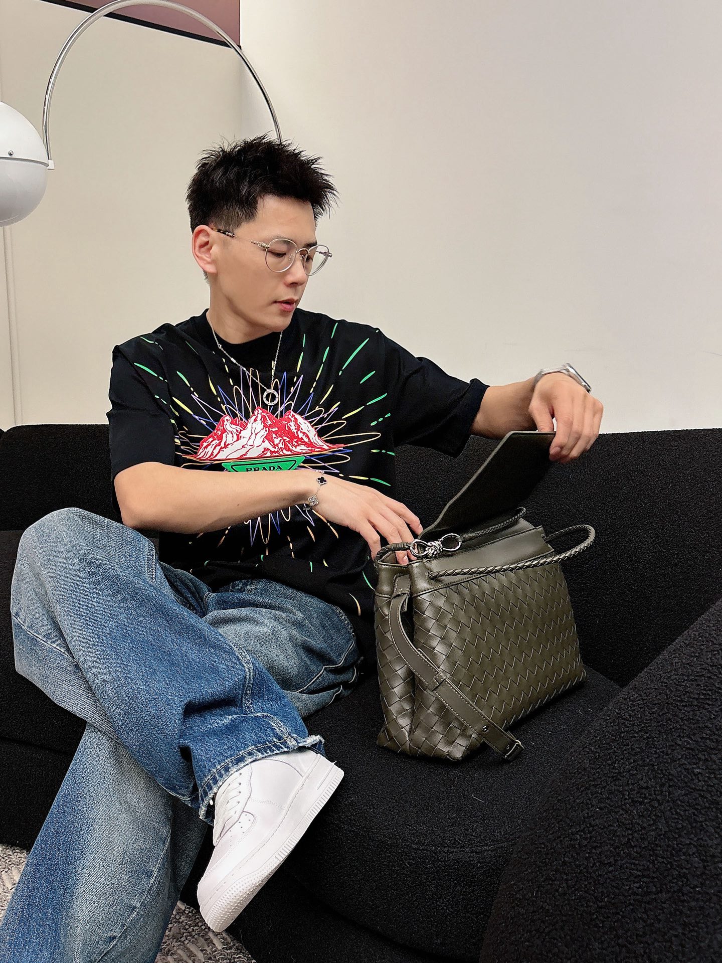 普拉达🌾、🆕2026春夏新品发售新品短袖T恤，面料采用新疆长绒棉，温儒柔软 细腻柔软 上身自然是舒适 凉