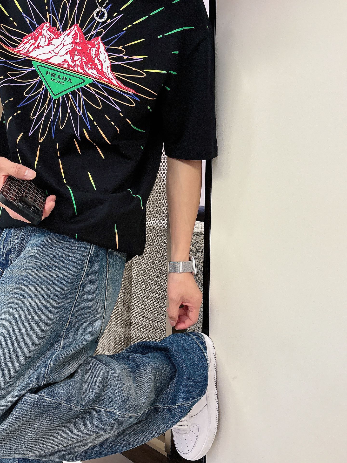 普拉达🌾、🆕2026春夏新品发售新品短袖T恤，面料采用新疆长绒棉，温儒柔软 细腻柔软 上身自然是舒适 凉