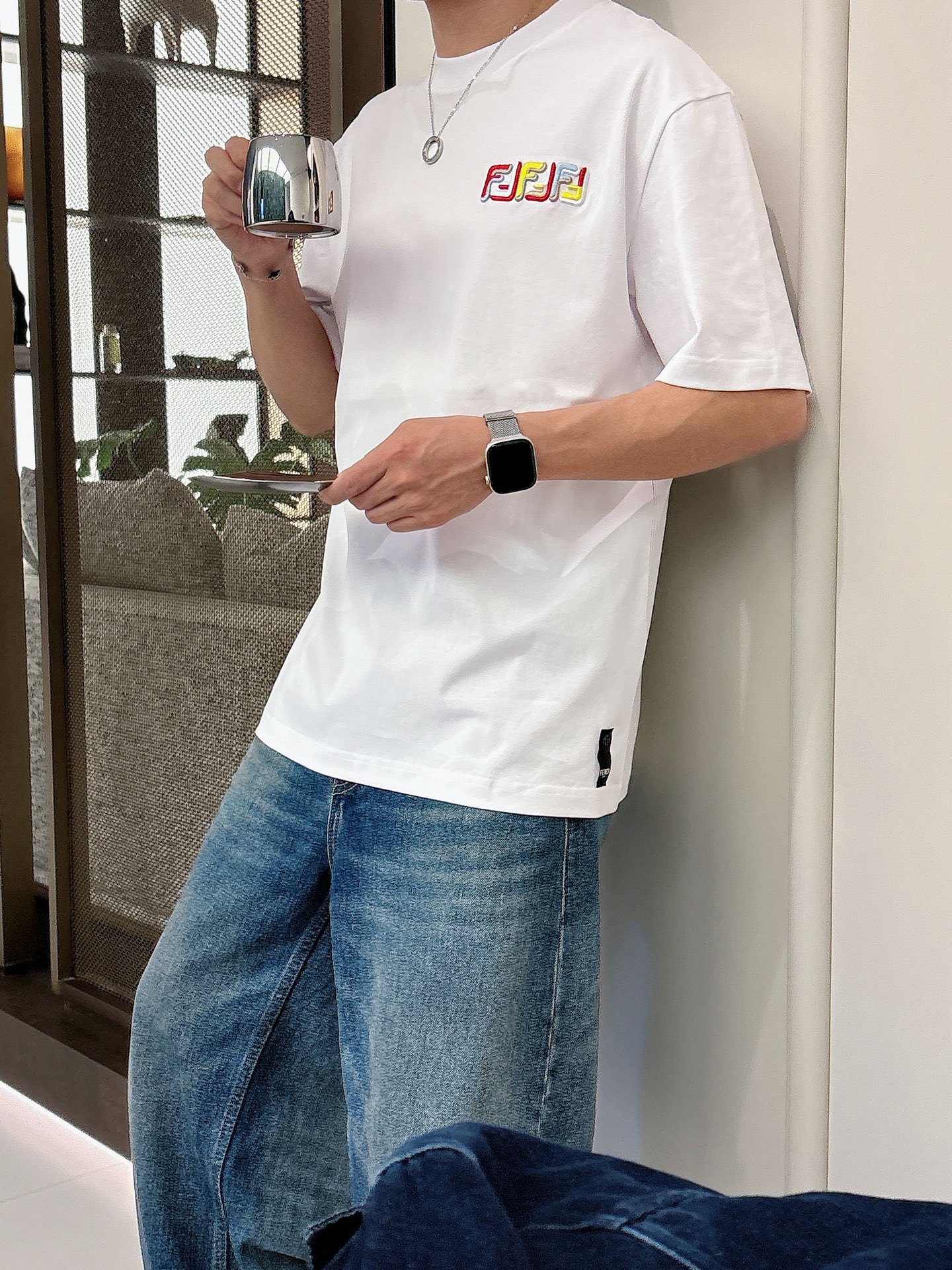 芬迪🌾、🆕2026春夏新品发售新品短袖T恤，面料采用新疆长绒棉，温儒柔软 细腻柔软 上身自然是舒适 凉爽