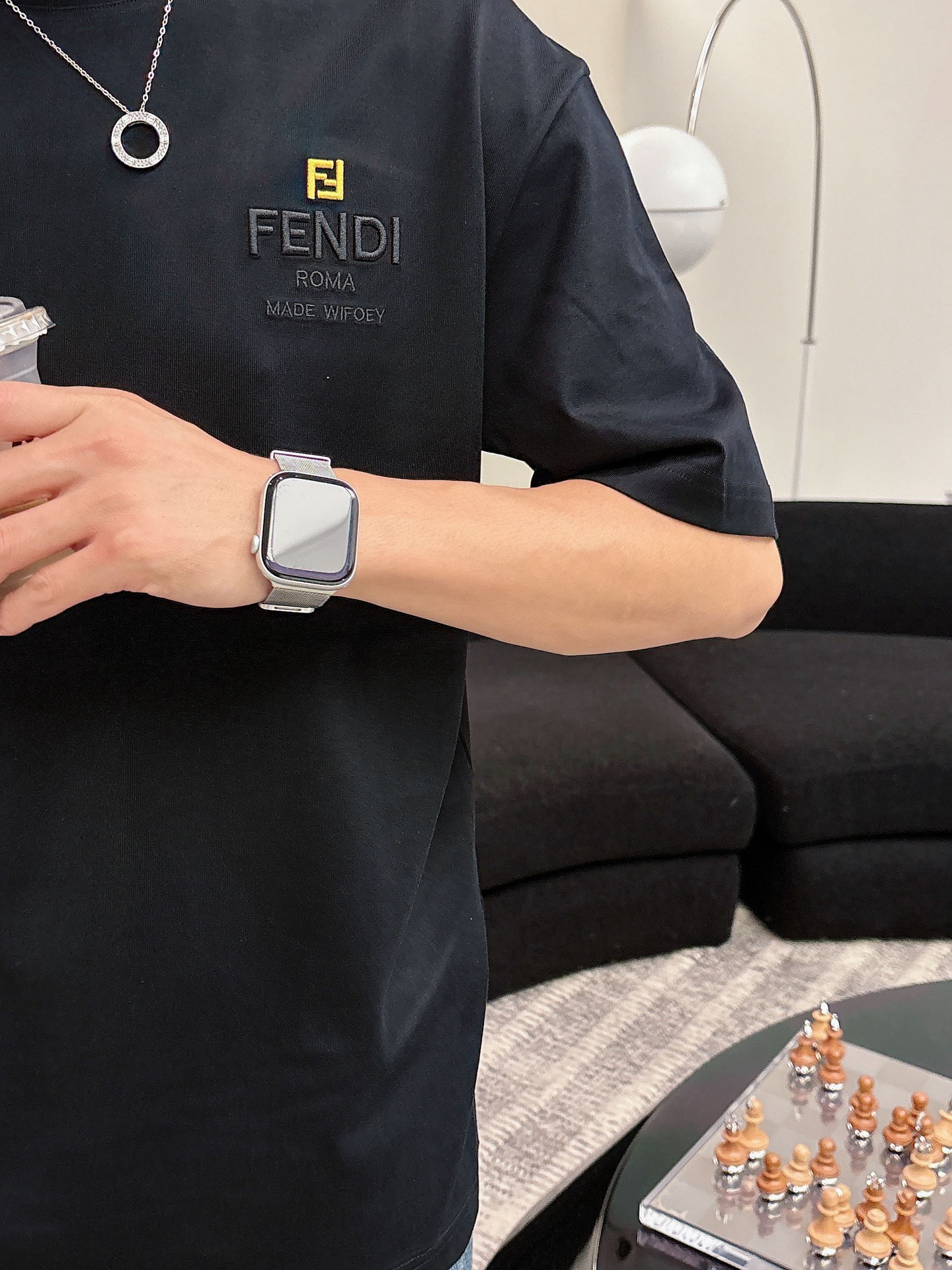 芬迪🌾、🆕2026春夏新品发售新品短袖T恤，面料采用新疆长绒棉，温儒柔软 细腻柔软 上身自然是舒适 凉爽