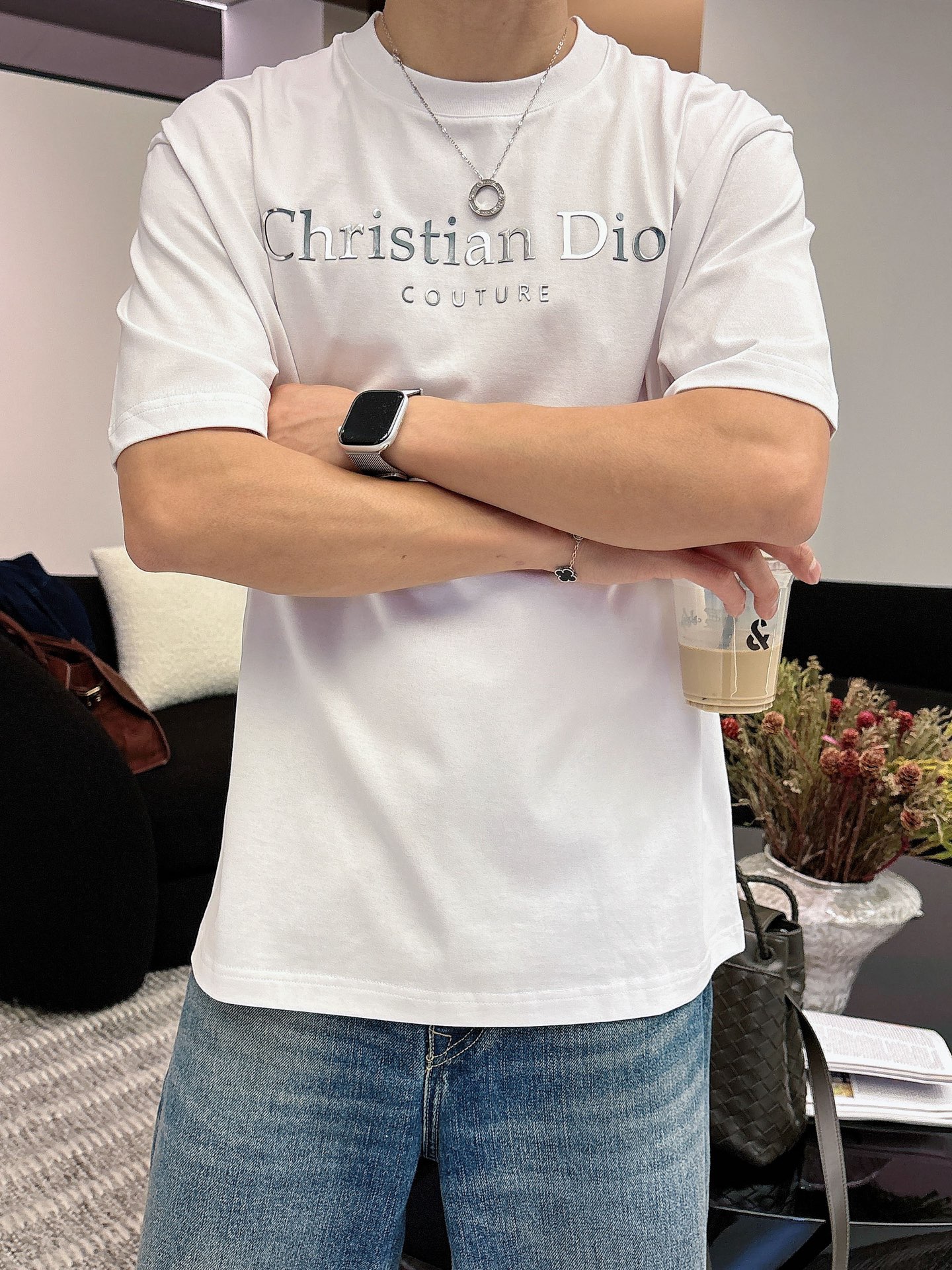 迪奥🌾、🆕2026春夏新品发售新品短袖T恤，面料采用新疆长绒棉，温儒柔软 细腻柔软 上身自然是舒适 凉爽