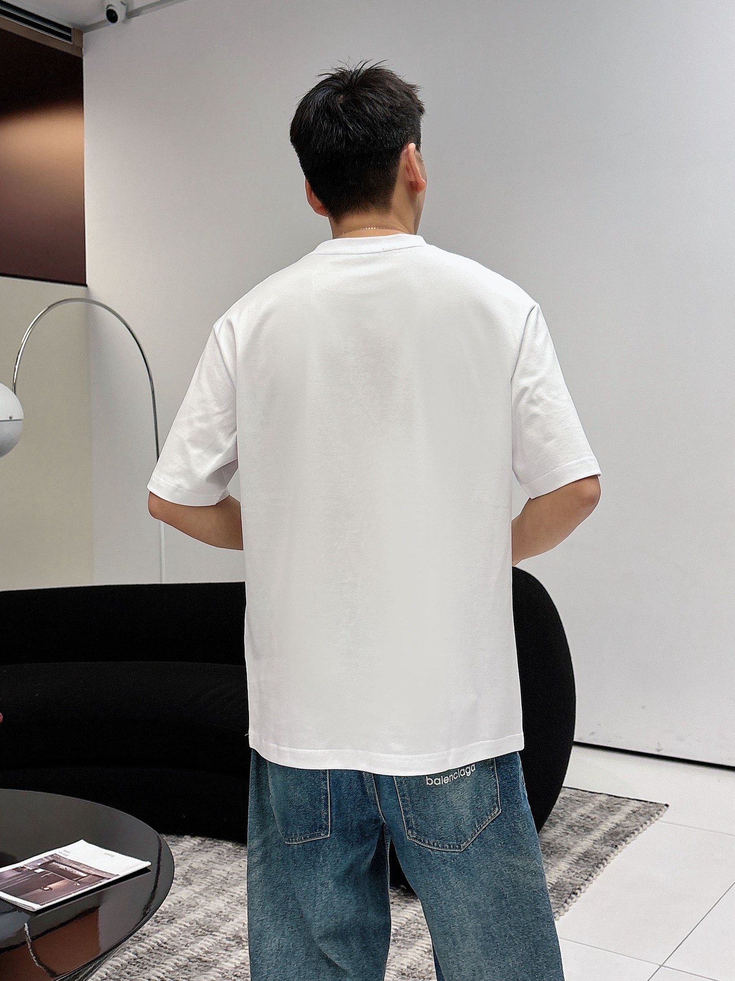 普拉达🌾、🆕2026春夏新品发售新品短袖T恤，面料采用新疆长绒棉，温儒柔软 细腻柔软 上身自然是舒适 凉