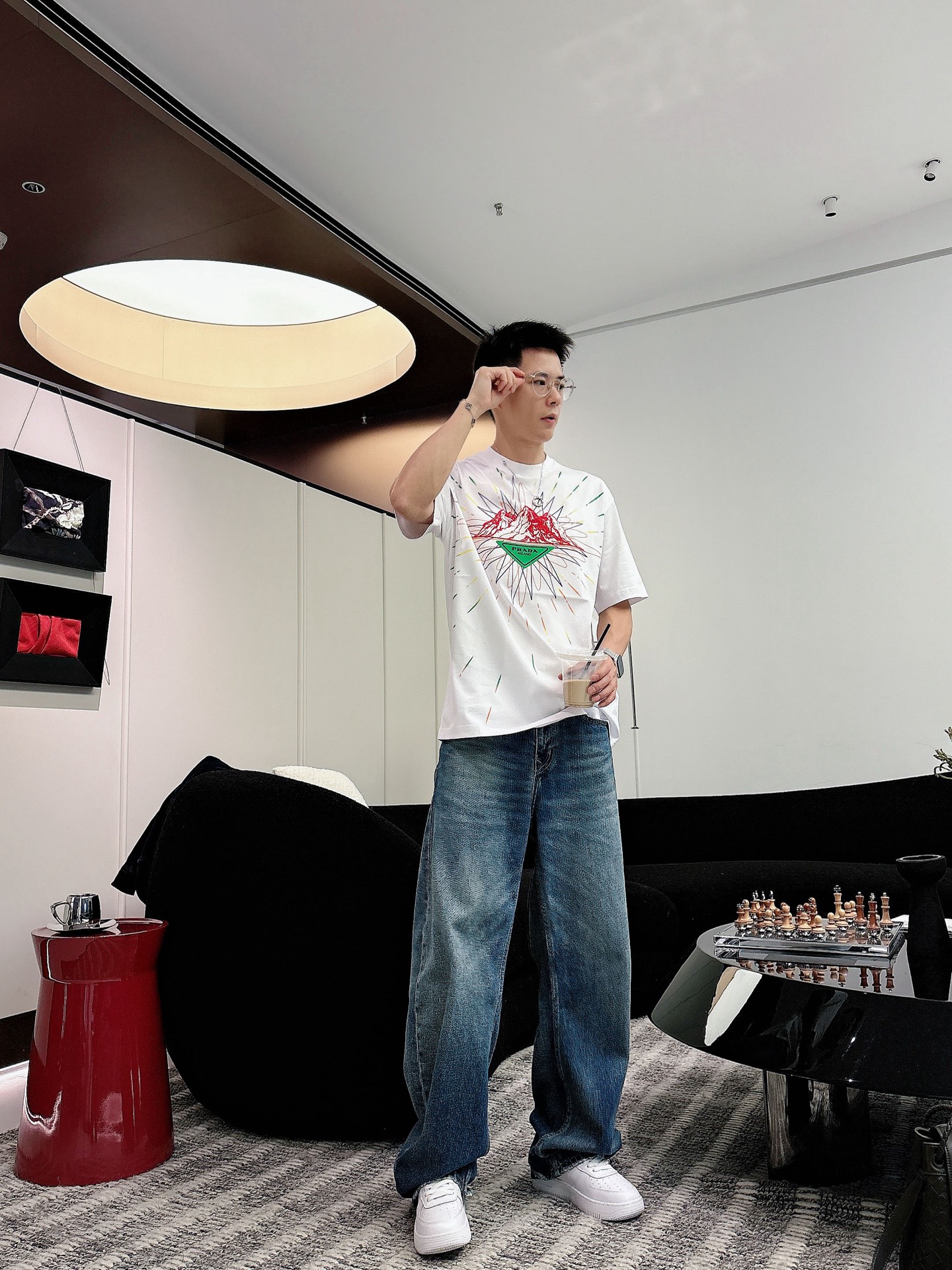 普拉达🌾、🆕2026春夏新品发售新品短袖T恤，面料采用新疆长绒棉，温儒柔软 细腻柔软 上身自然是舒适 凉