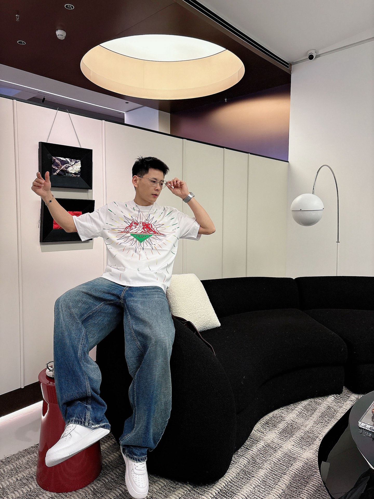 普拉达🌾、🆕2026春夏新品发售新品短袖T恤，面料采用新疆长绒棉，温儒柔软 细腻柔软 上身自然是舒适 凉