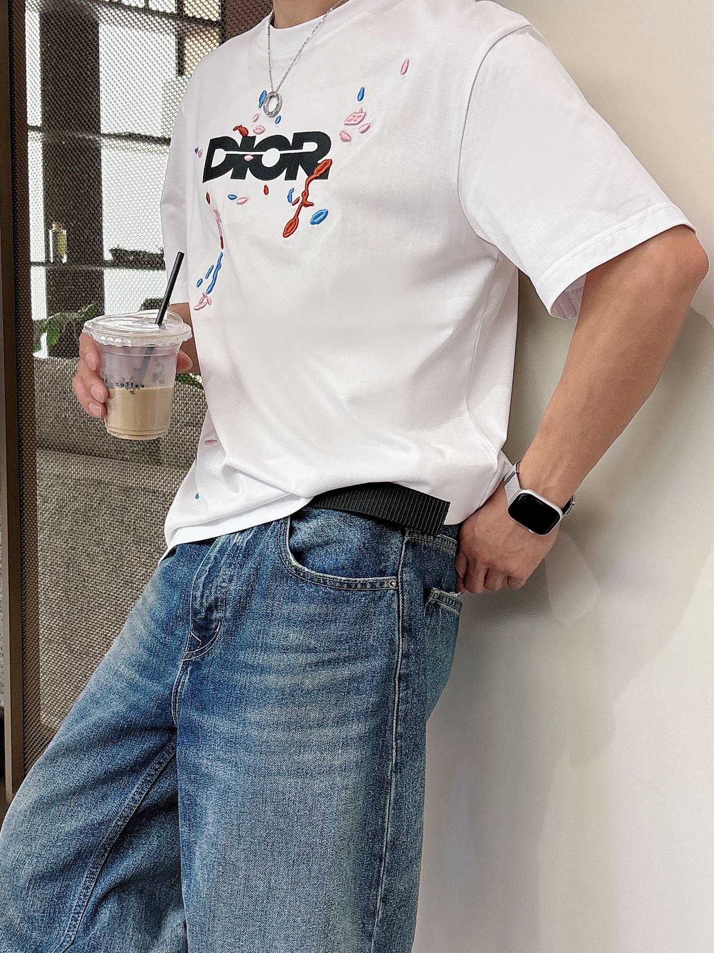 迪奥🌾、🆕2026春夏新品发售新品短袖T恤，面料采用新疆长绒棉，温儒柔软 细腻柔软 上身自然是舒适 凉爽