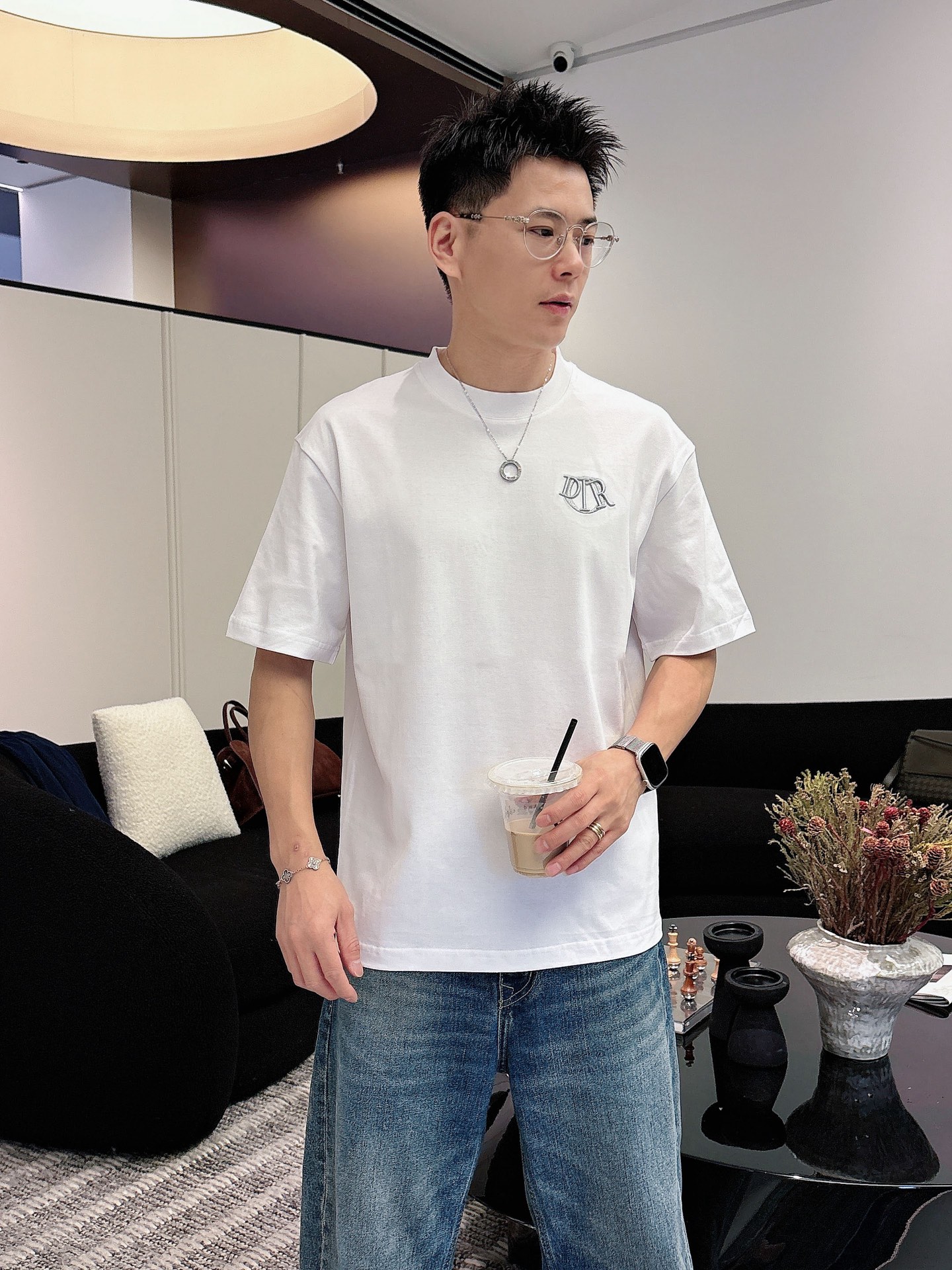 迪奥🌾、🆕2026春夏新品发售新品短袖T恤，面料采用新疆长绒棉，温儒柔软 细腻柔软 上身自然是舒适 凉爽