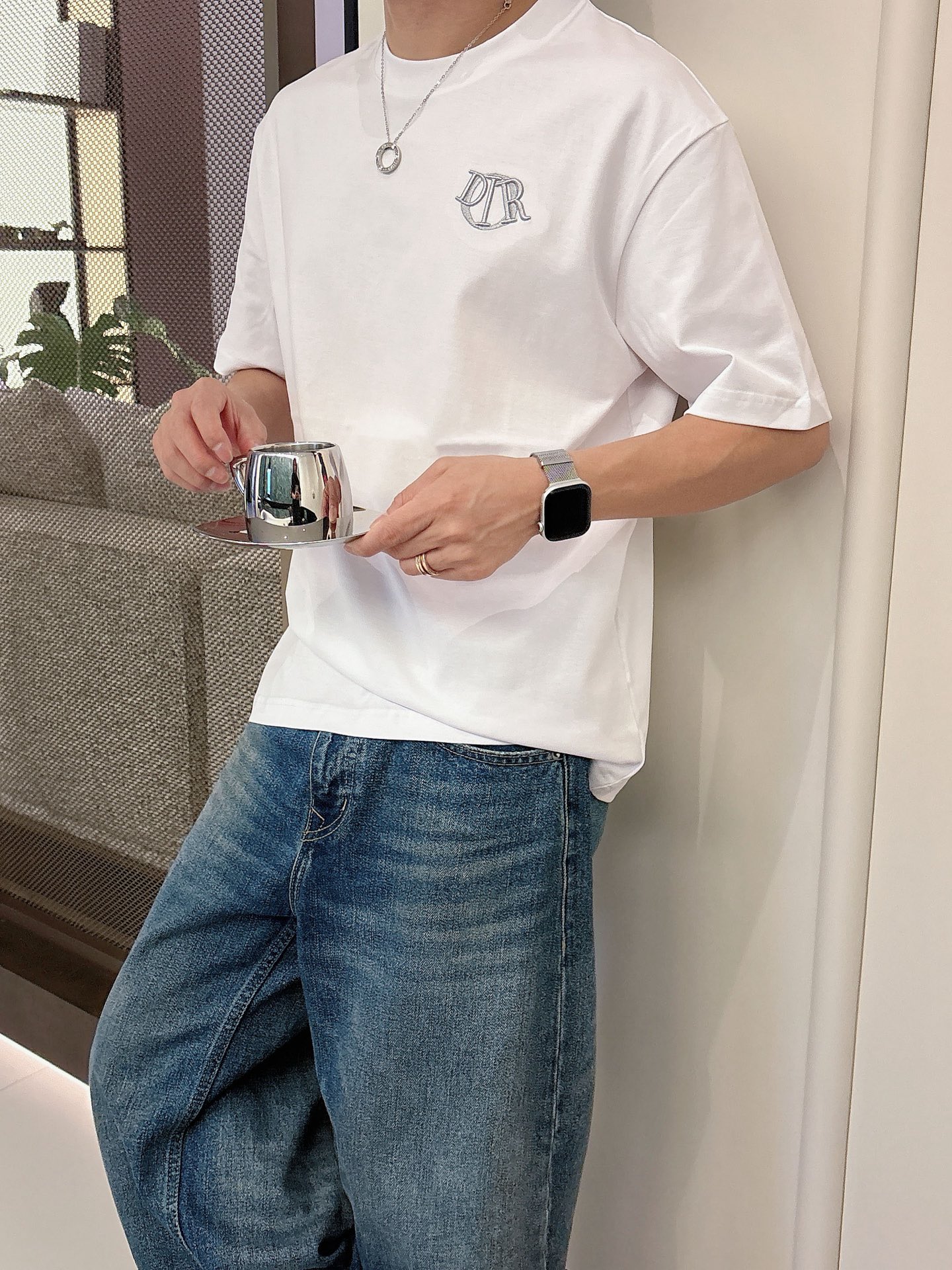 迪奥🌾、🆕2026春夏新品发售新品短袖T恤，面料采用新疆长绒棉，温儒柔软 细腻柔软 上身自然是舒适 凉爽