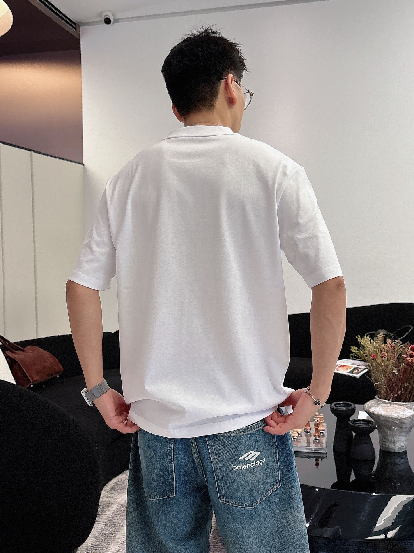 芬迪🌾、🆕2026春夏新品发售新品短袖T恤，面料采用新疆长绒棉，温儒柔软 细腻柔软 上身自然是舒适 凉爽