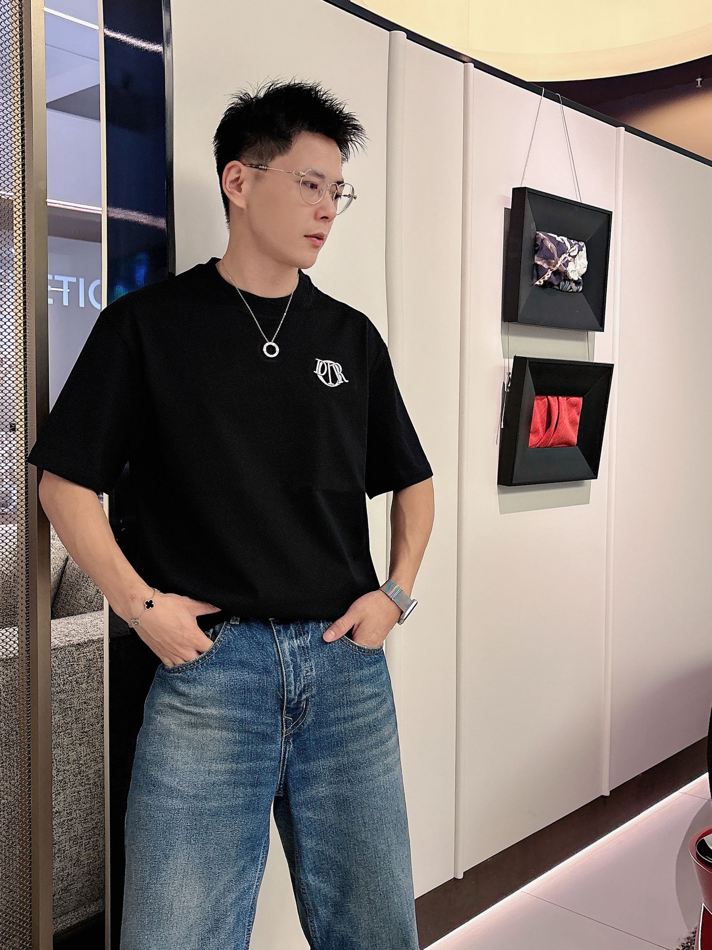 迪奥🌾、🆕2026春夏新品发售新品短袖T恤，面料采用新疆长绒棉，温儒柔软 细腻柔软 上身自然是舒适 凉爽