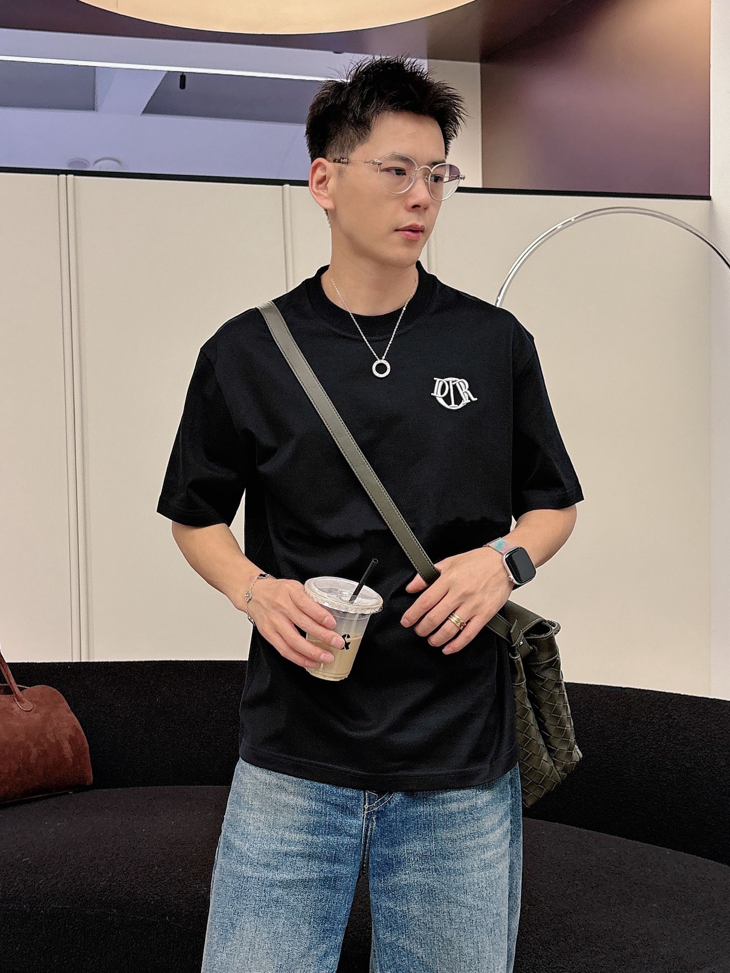 迪奥🌾、🆕2026春夏新品发售新品短袖T恤，面料采用新疆长绒棉，温儒柔软 细腻柔软 上身自然是舒适 凉爽