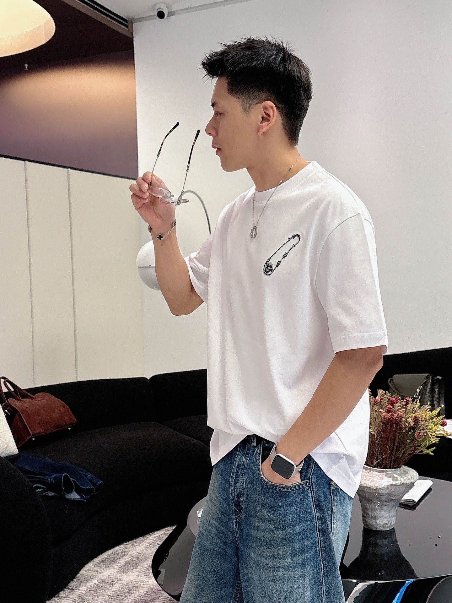 范思哲🌾、🆕2026春夏新品发售新品短袖T恤，面料采用新疆长绒棉，温儒柔软 细腻柔软 上身自然是舒适 凉