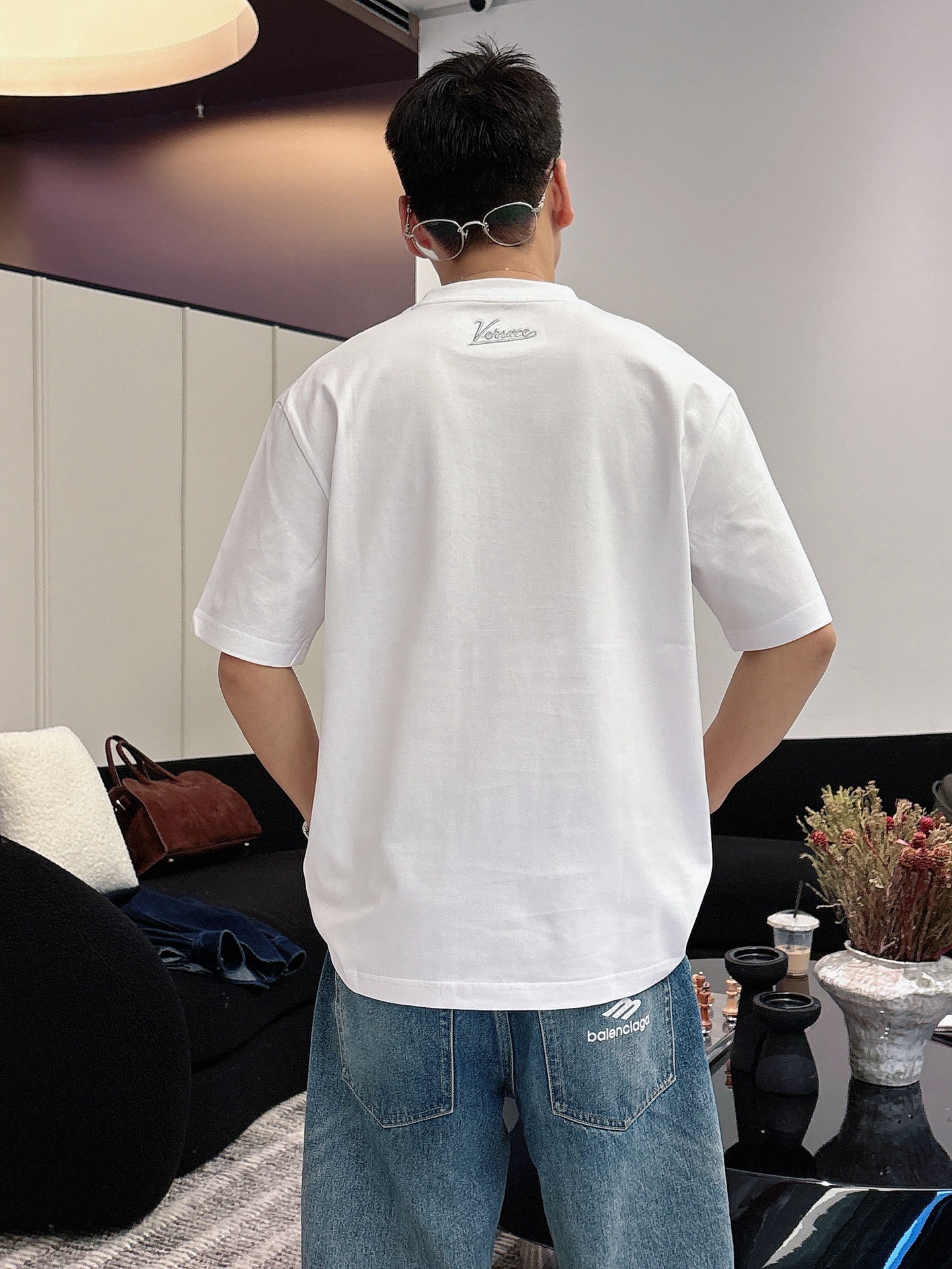 范思哲🌾、🆕2026春夏新品发售新品短袖T恤，面料采用新疆长绒棉，温儒柔软 细腻柔软 上身自然是舒适 凉