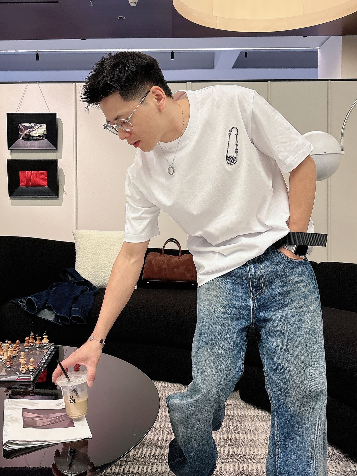 范思哲🌾、🆕2026春夏新品发售新品短袖T恤，面料采用新疆长绒棉，温儒柔软 细腻柔软 上身自然是舒适 凉