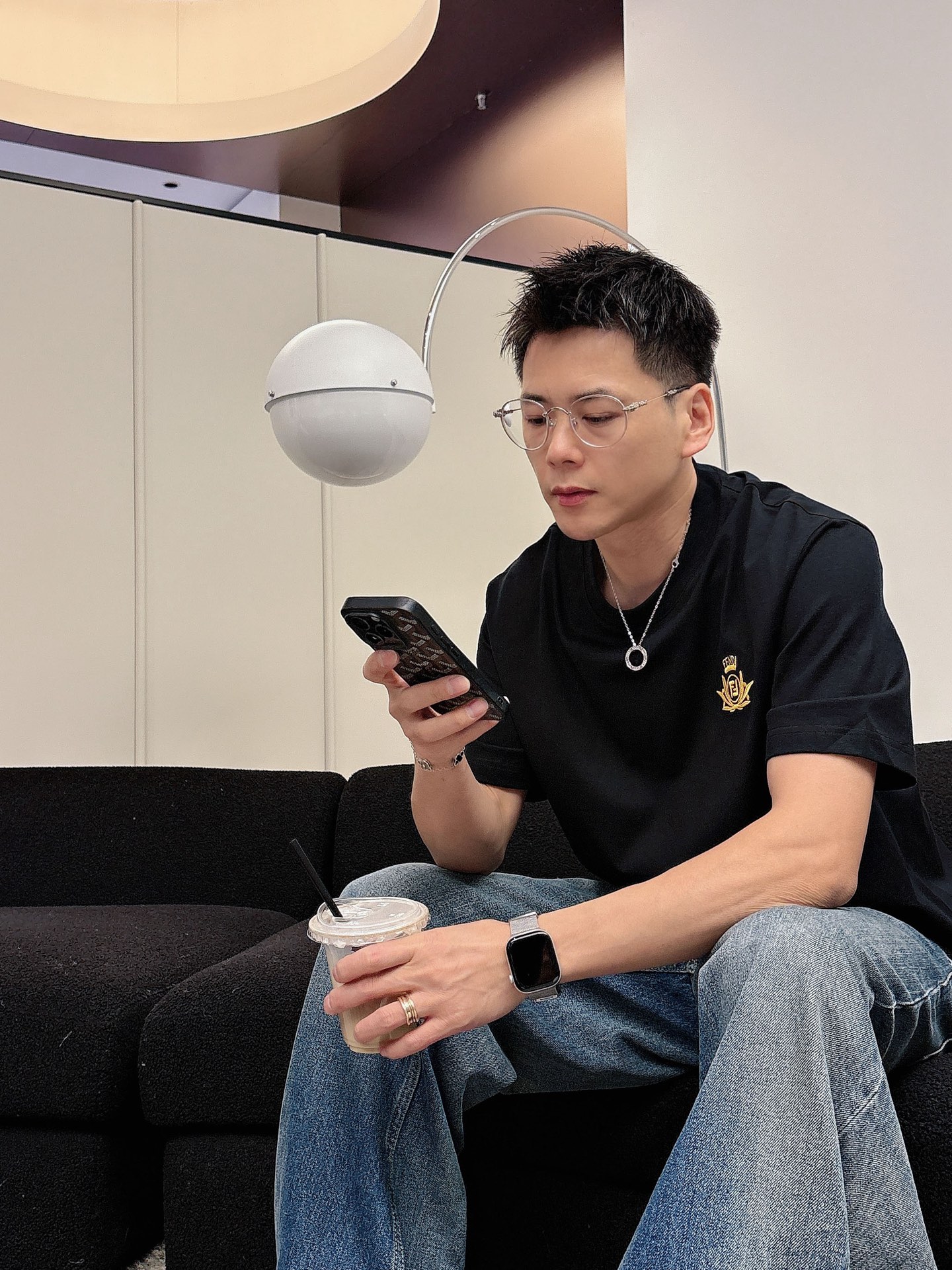 芬迪🌾、🆕2026春夏新品发售新品短袖T恤，面料采用新疆长绒棉，温儒柔软 细腻柔软 上身自然是舒适 凉爽