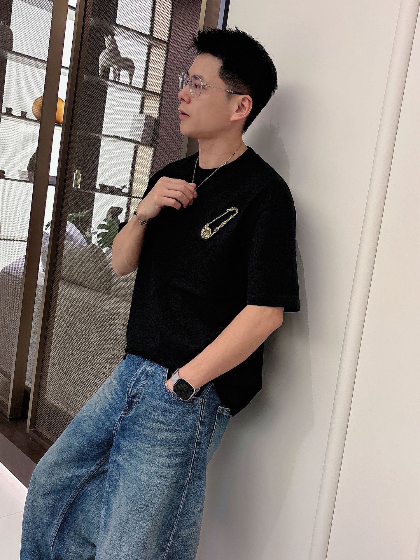 范思哲🌾、🆕2026春夏新品发售新品短袖T恤，面料采用新疆长绒棉，温儒柔软 细腻柔软 上身自然是舒适 凉