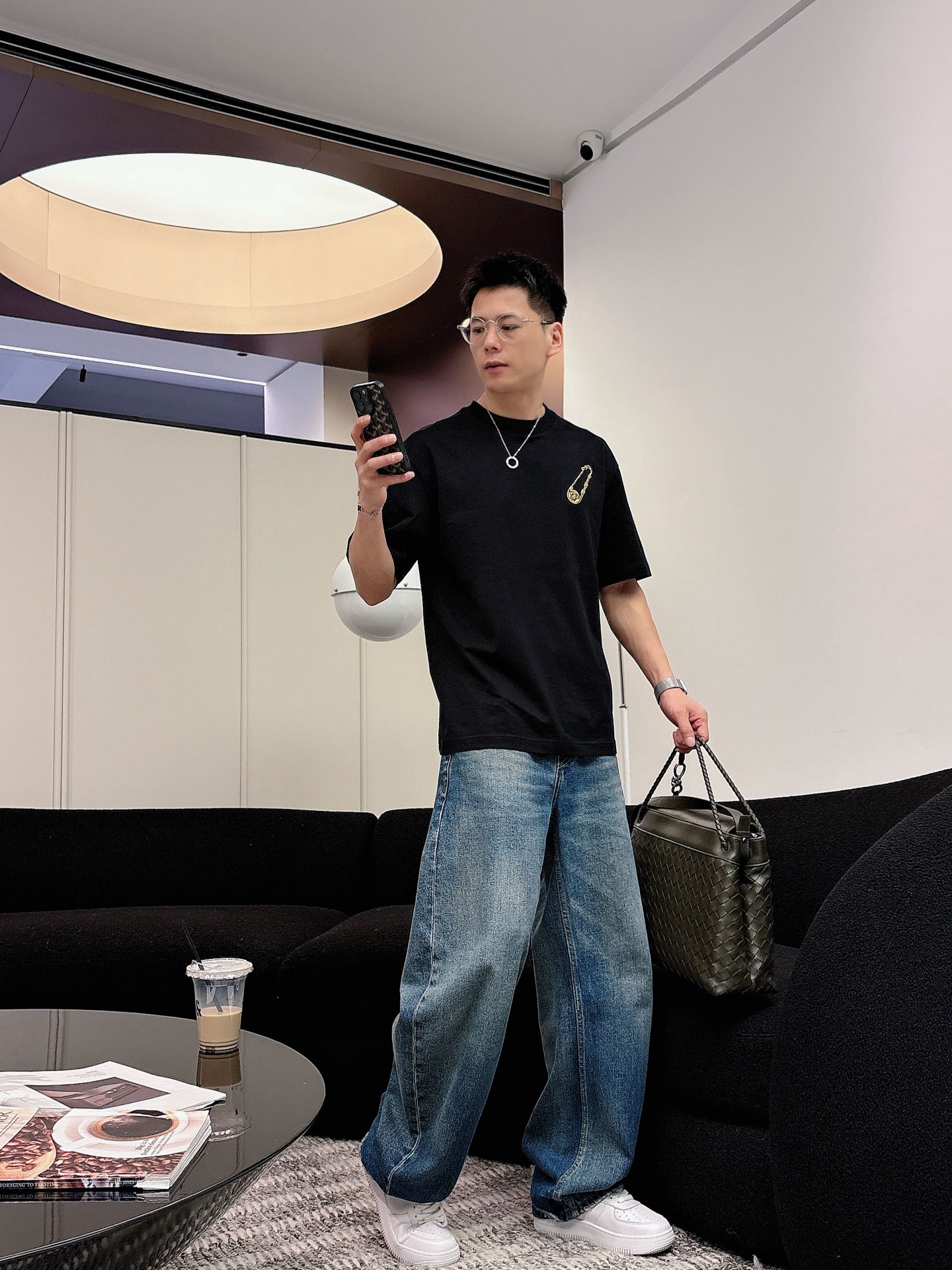 范思哲🌾、🆕2026春夏新品发售新品短袖T恤，面料采用新疆长绒棉，温儒柔软 细腻柔软 上身自然是舒适 凉