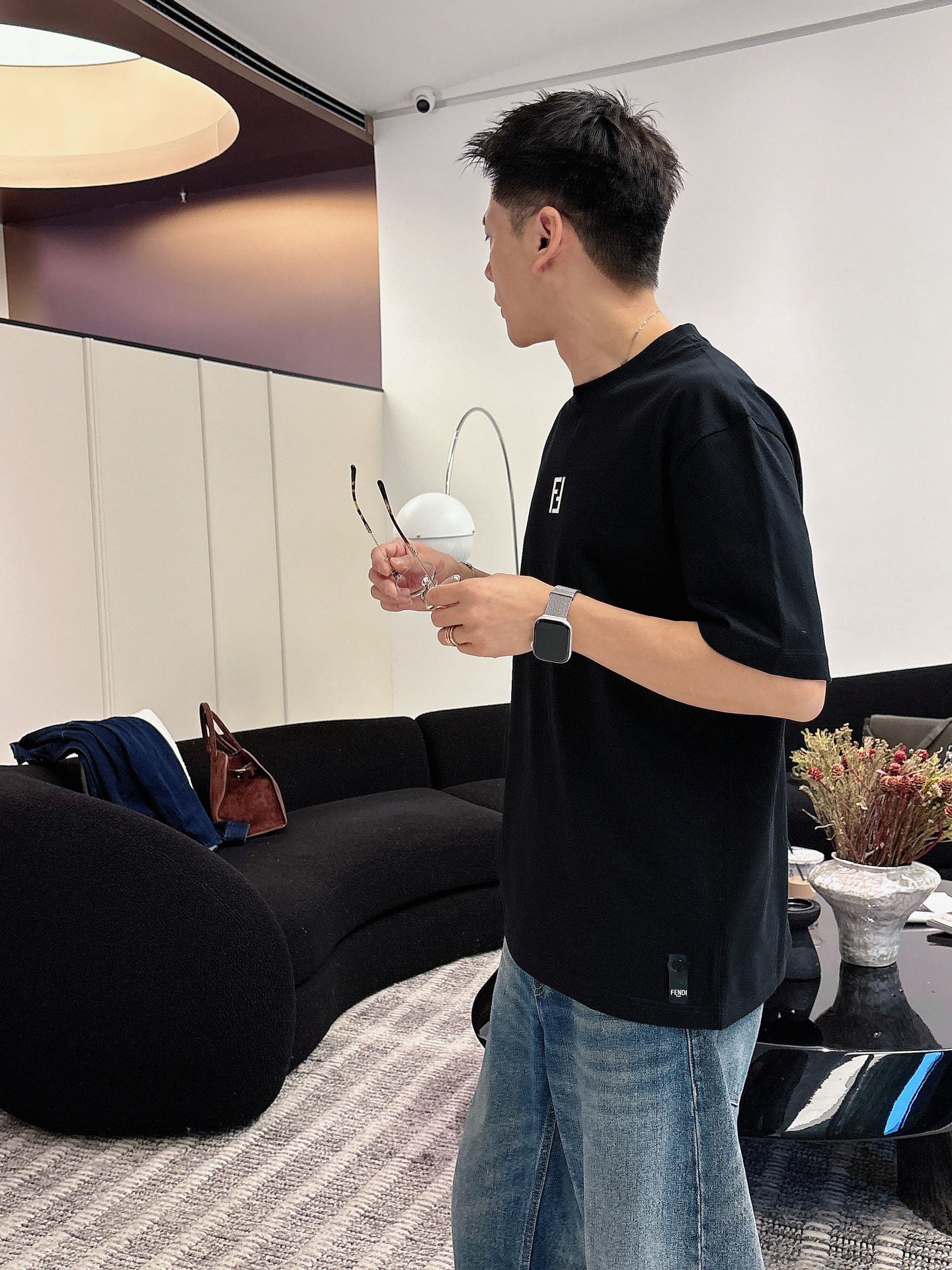 芬迪🌾、🆕2026春夏新品发售新品短袖T恤，面料采用新疆长绒棉，温儒柔软 细腻柔软 上身自然是舒适 凉爽